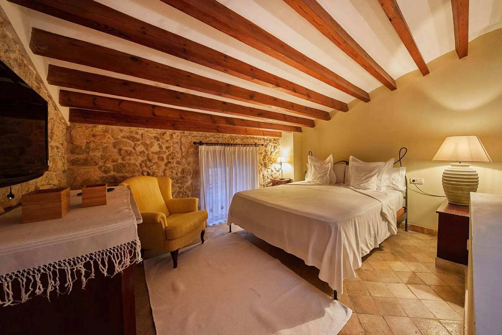 Bed in Cas Comte Suites & Spa - Adults Only