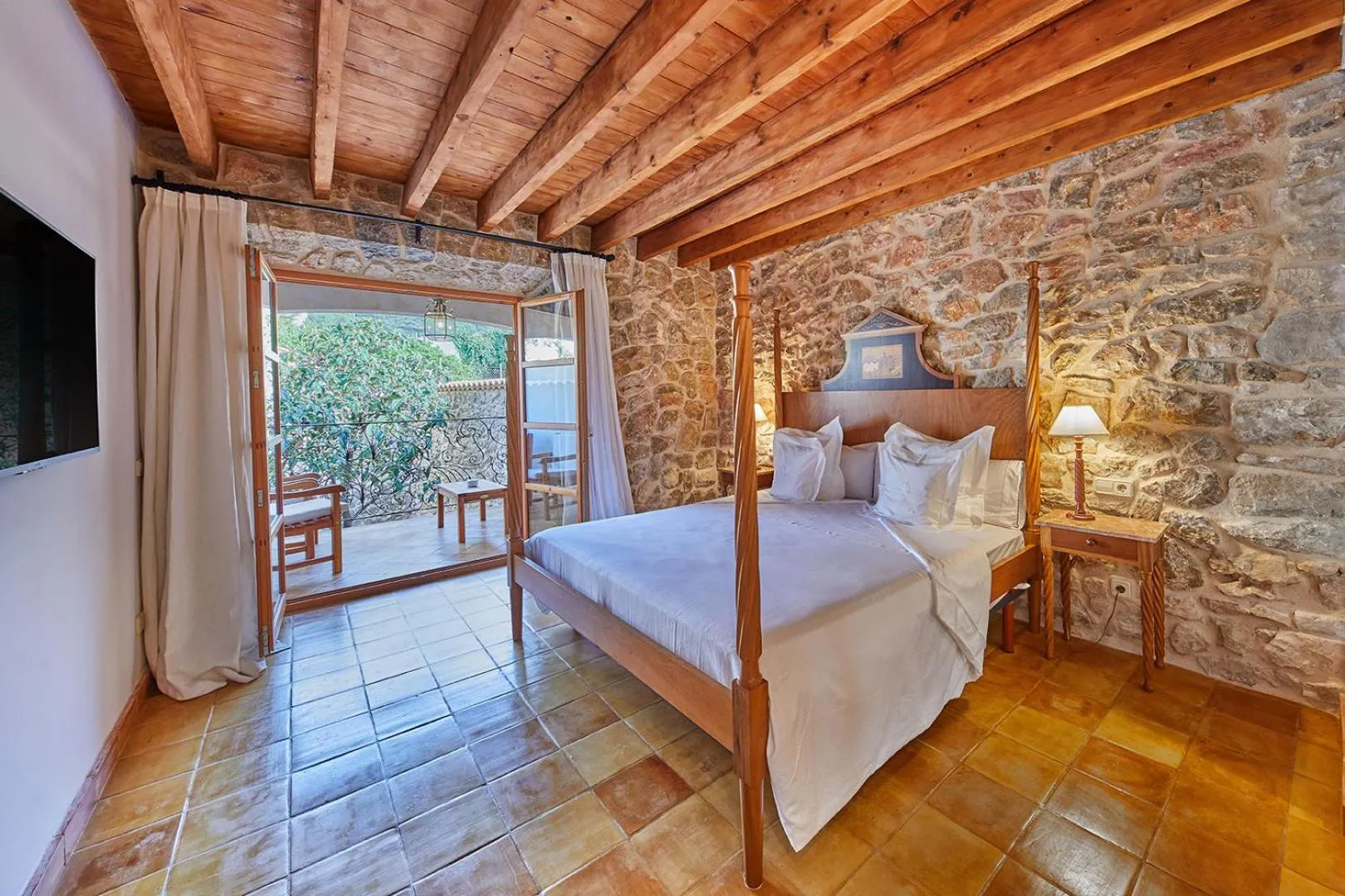 Bed in Cas Comte Suites & Spa - Adults Only