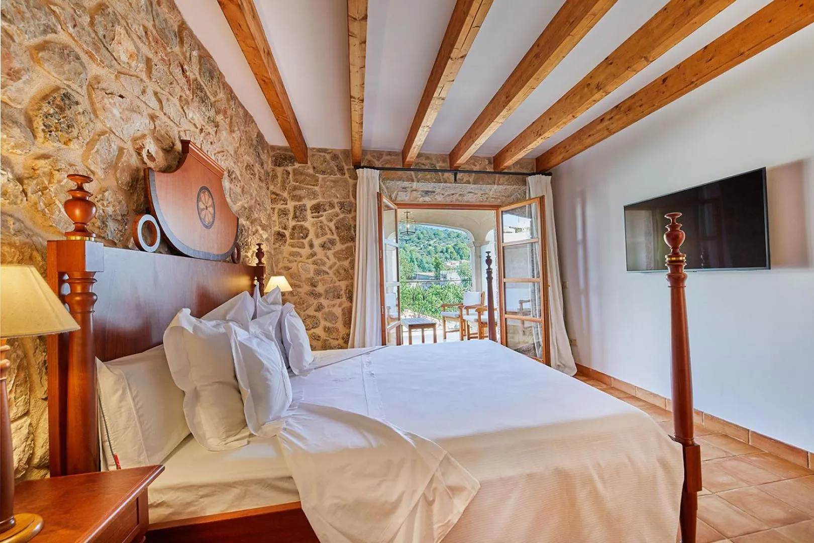 Photo of the whole room, Bed in Cas Comte Suites & Spa - Adults Only