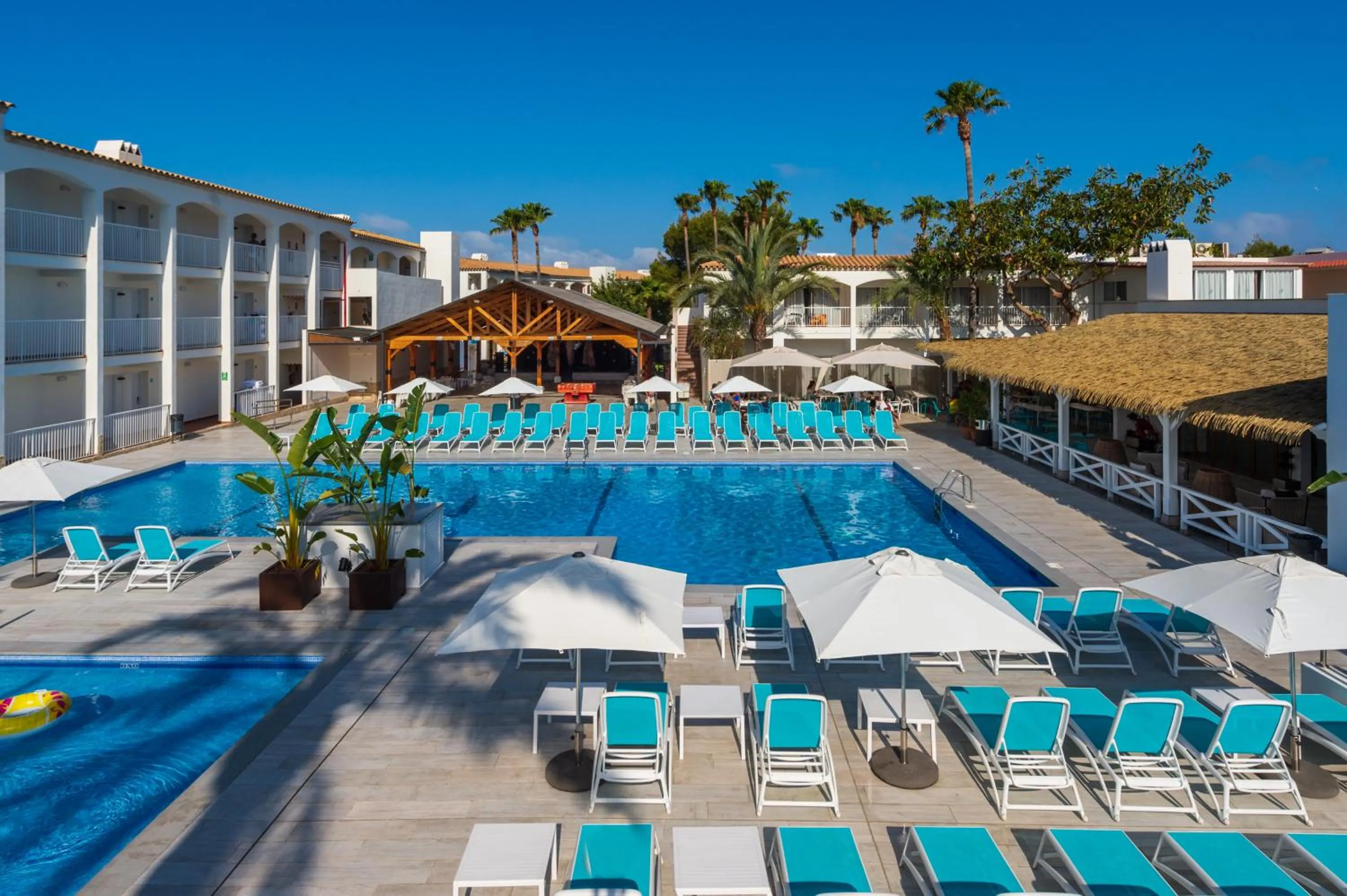 Balcony/Terrace, Swimming Pool in Hotel Playasol Cala Tarida