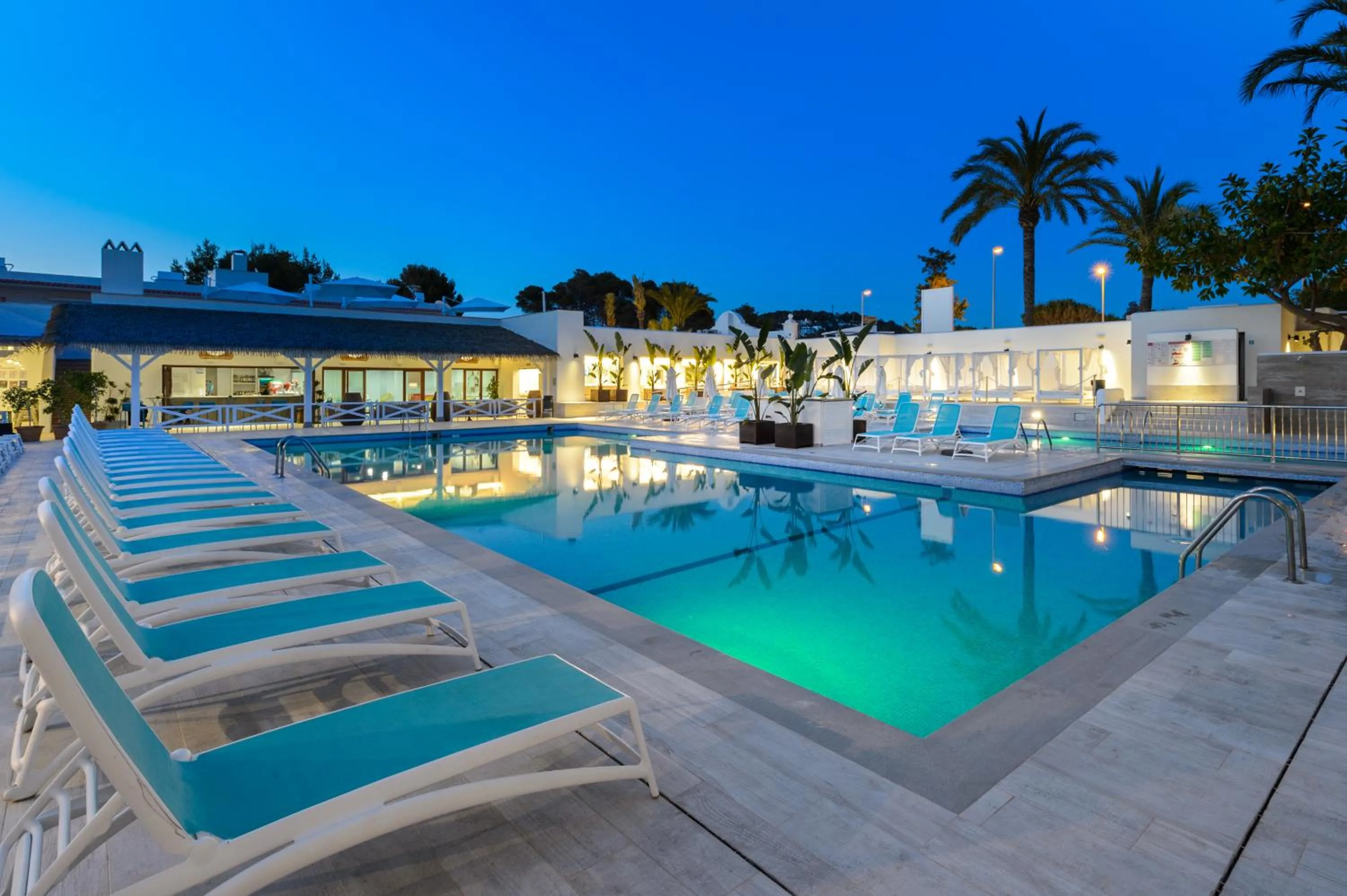 Swimming Pool in Hotel Playasol Cala Tarida