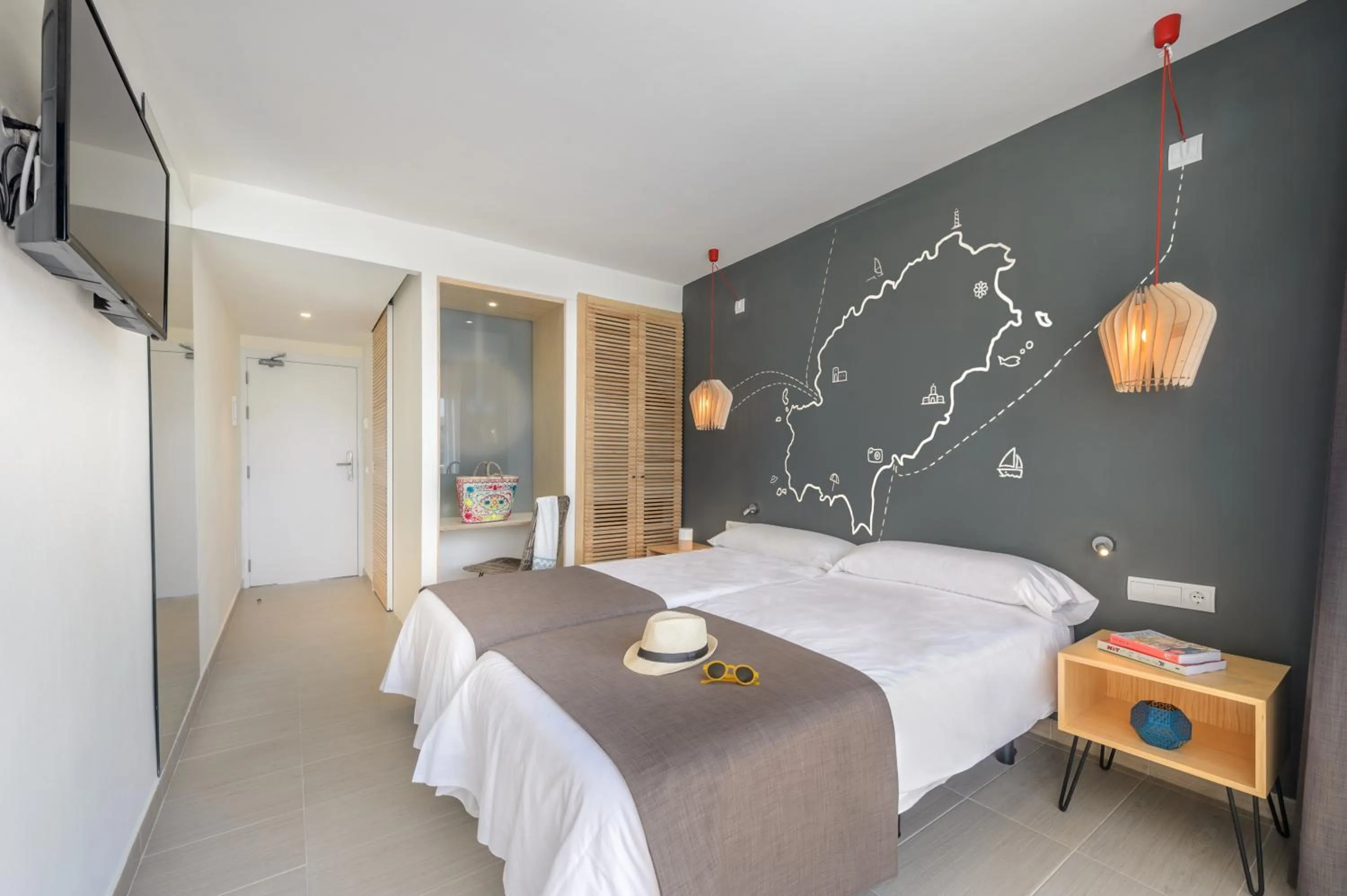 Bedroom, Bed in Hotel Playasol Cala Tarida