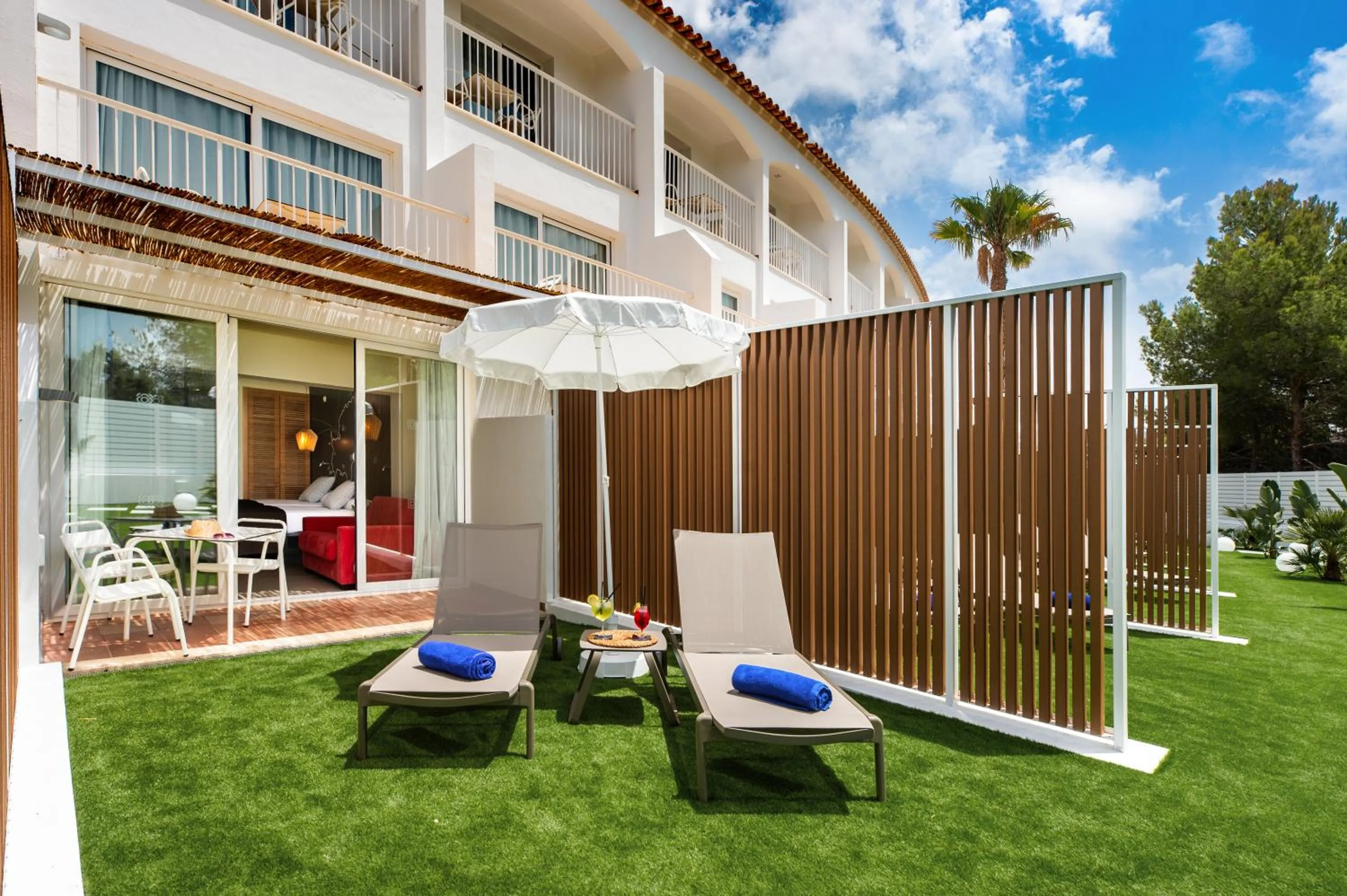 Garden in Hotel Playasol Cala Tarida