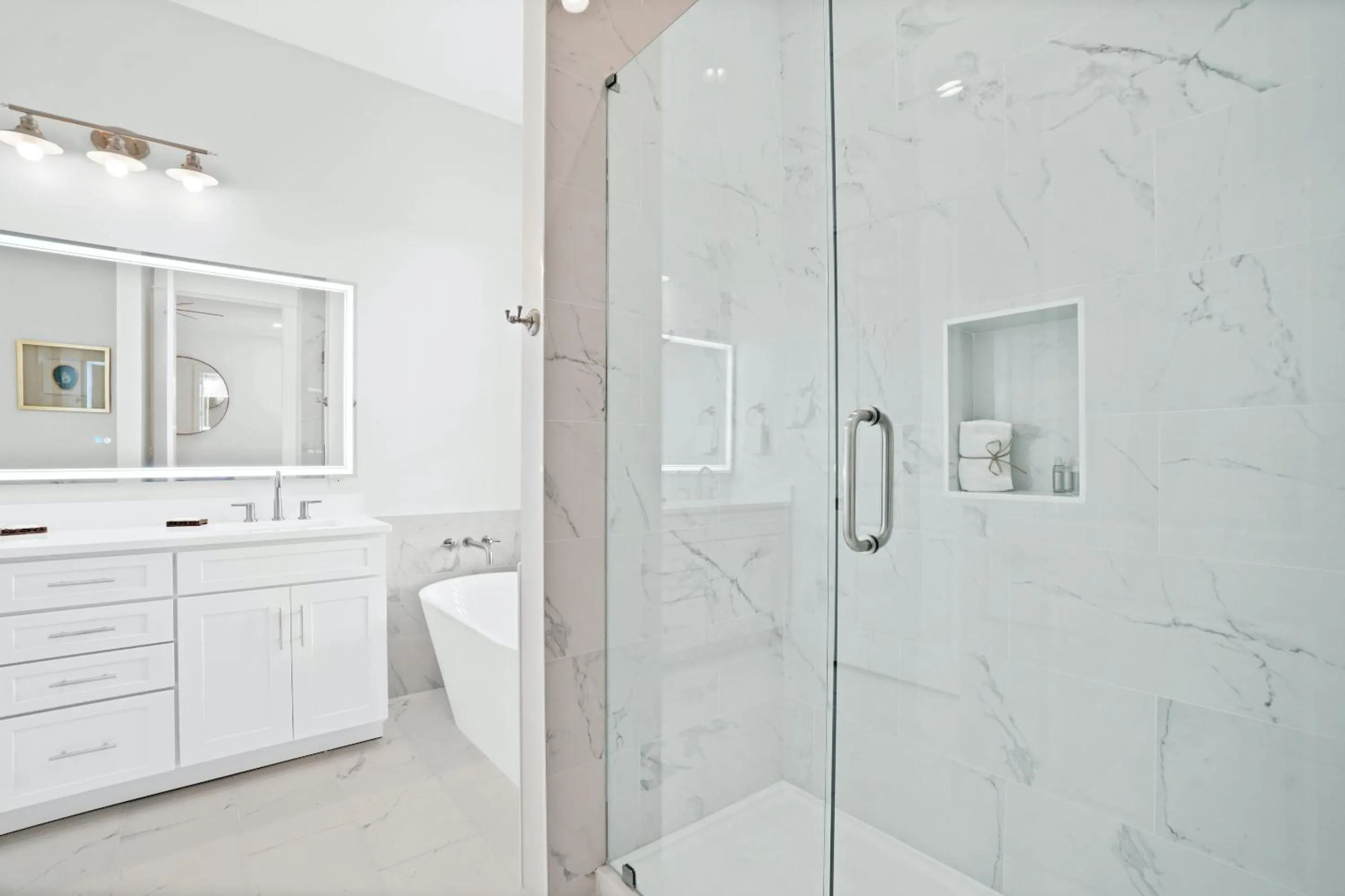 Shower in 30A Beach House - Summer Lovin' by Panhandle Getaways