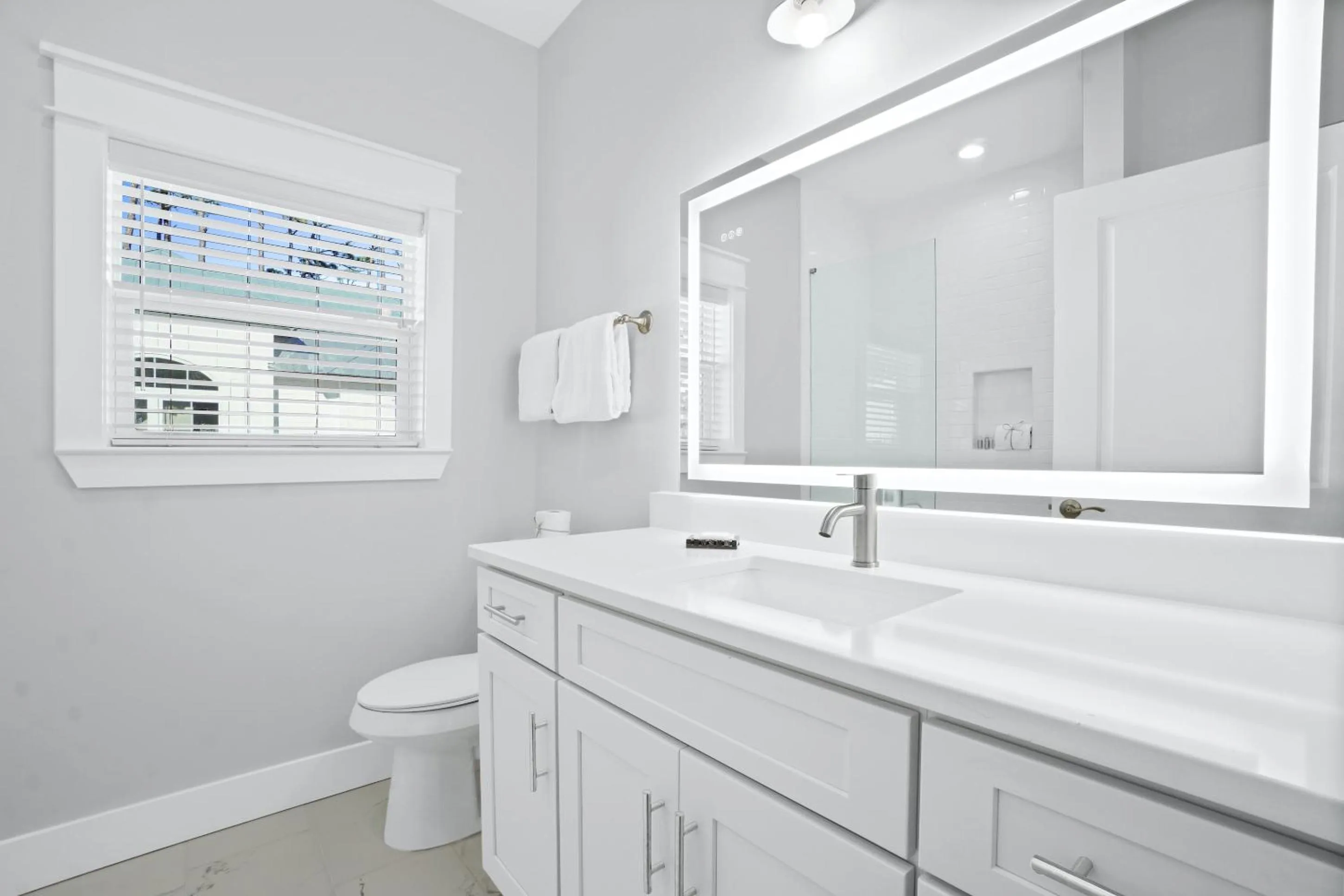 Shower in 30A Beach House - Summer Lovin' by Panhandle Getaways