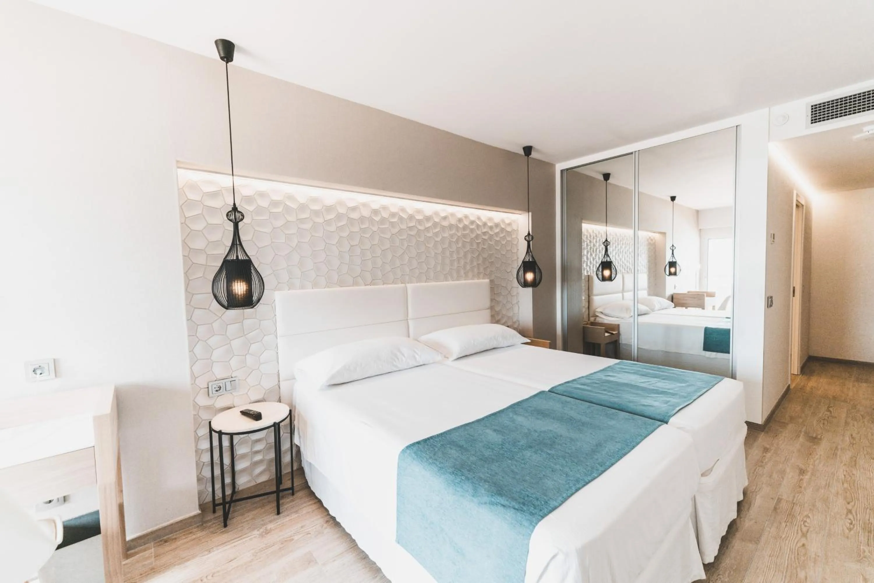 Photo of the whole room, Bed in Ibiza Corso Hotel & Spa