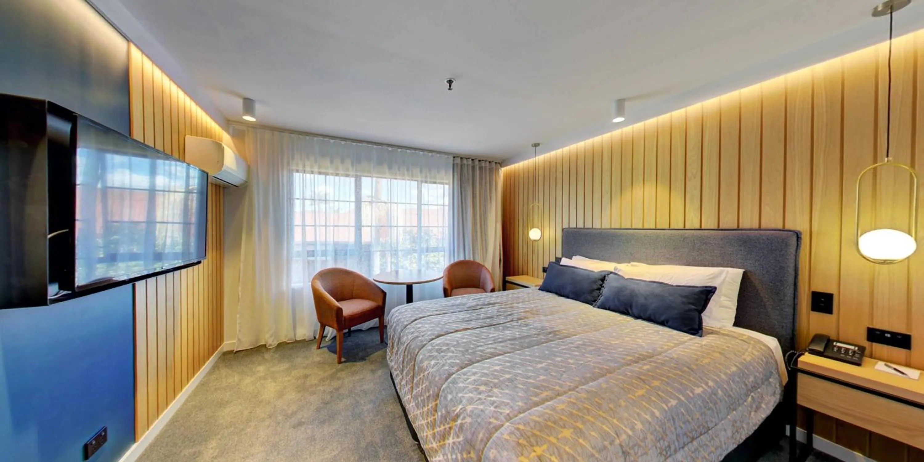 Bedroom, Bed in Distinction Whangarei Hotel & Conference Centre