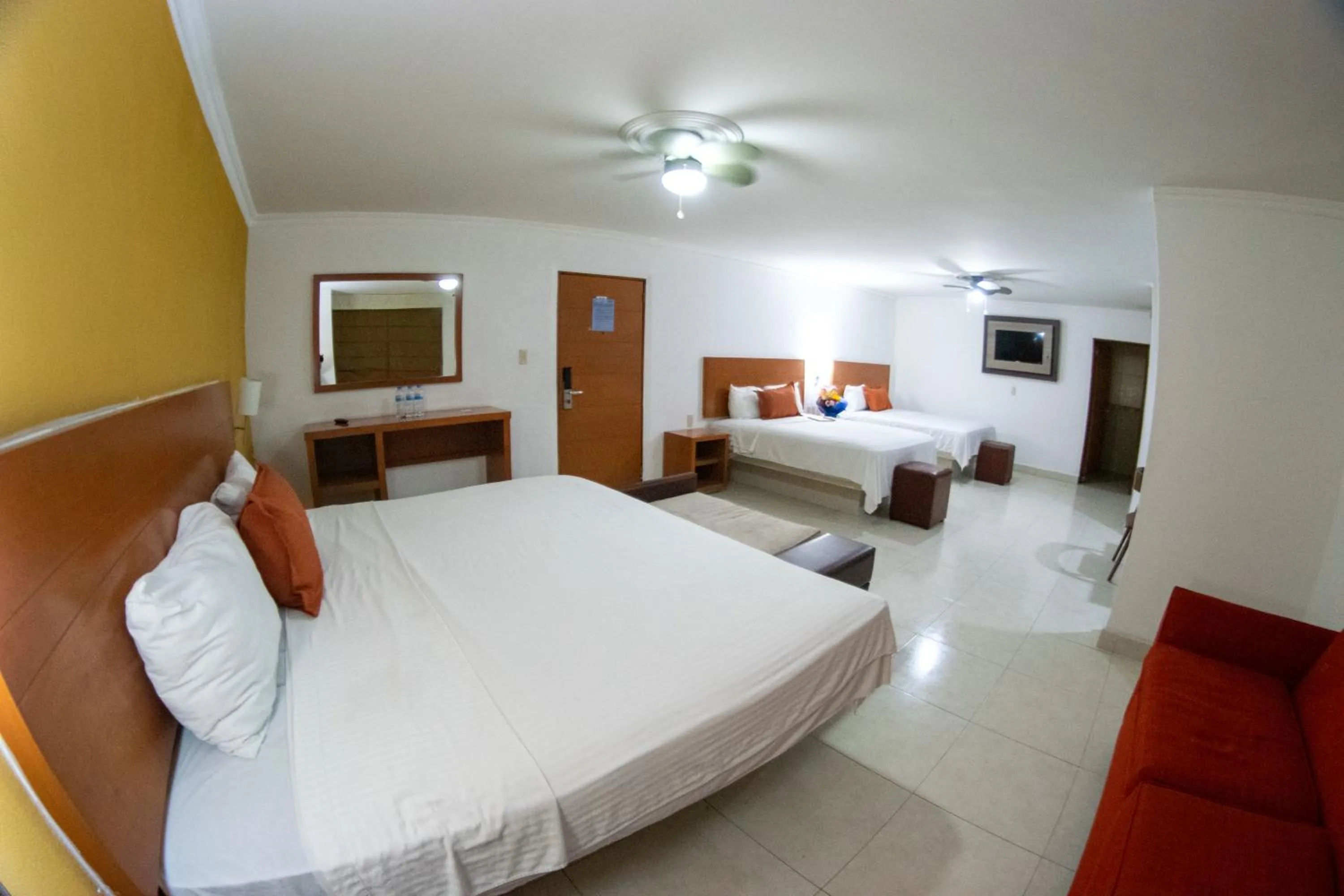 TV and multimedia, Bed in Hotel River Poliforum