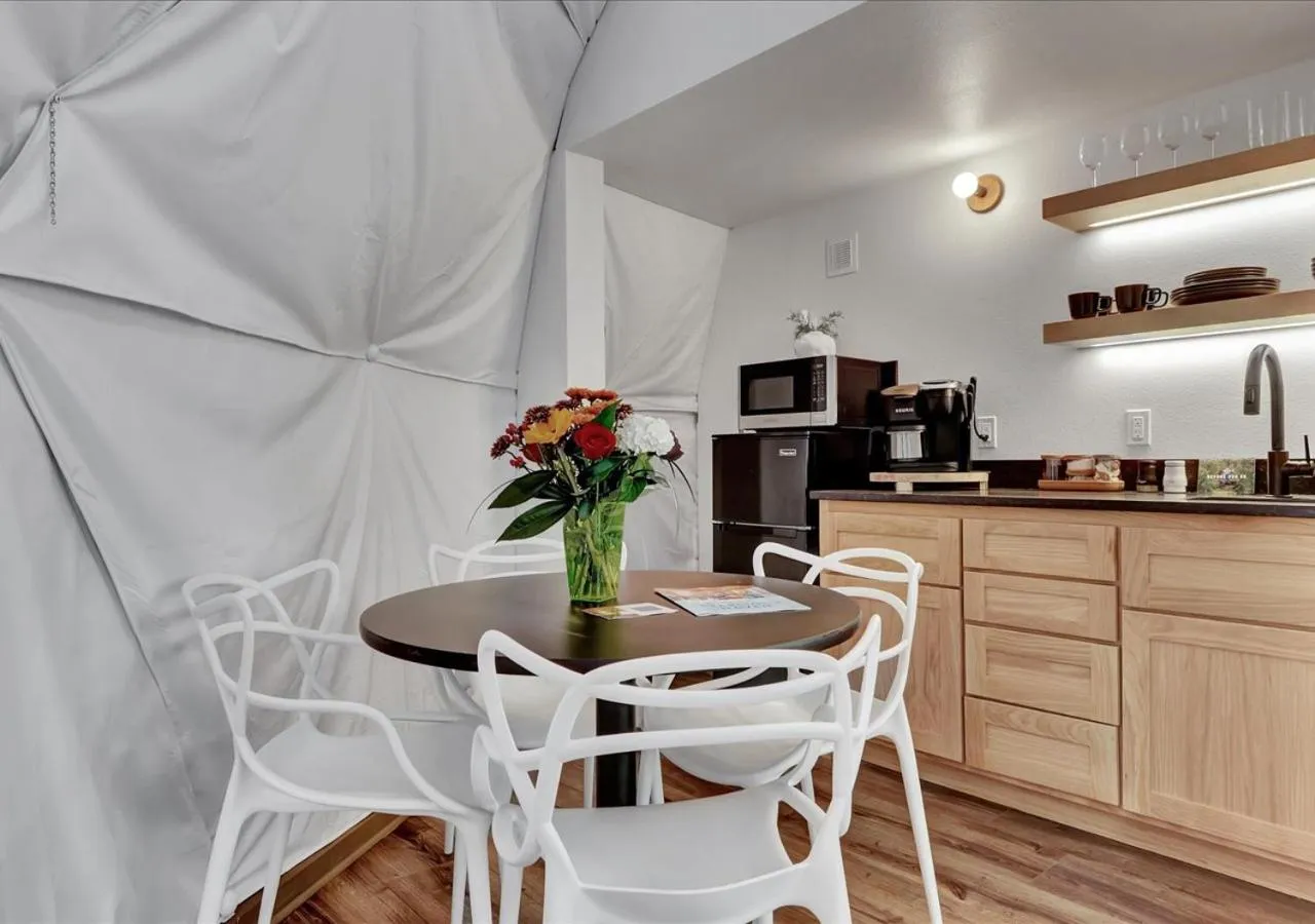 Dining area in Starlight Haven Hot Springs