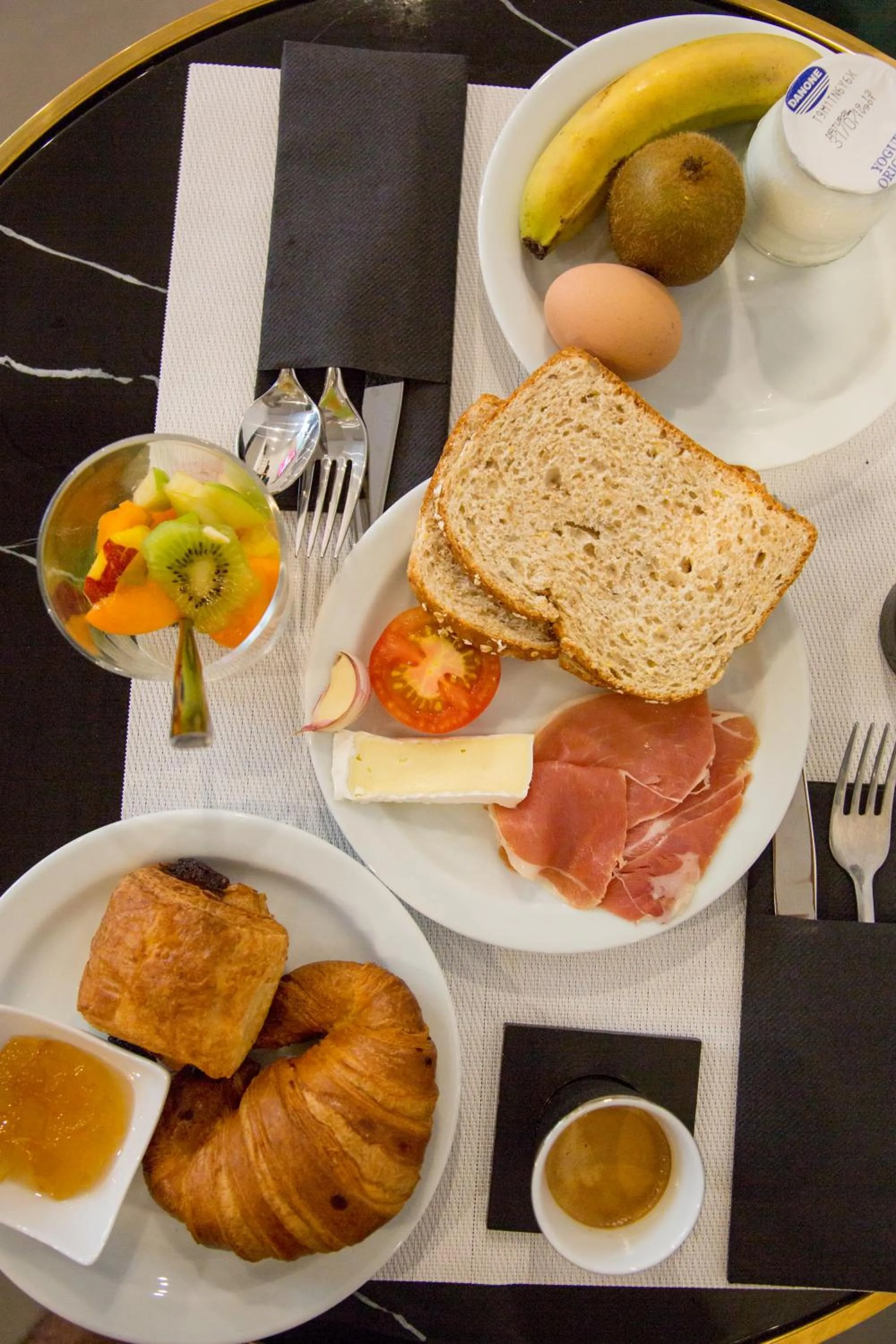 Continental breakfast in Elite Hotel - Gay Men Only