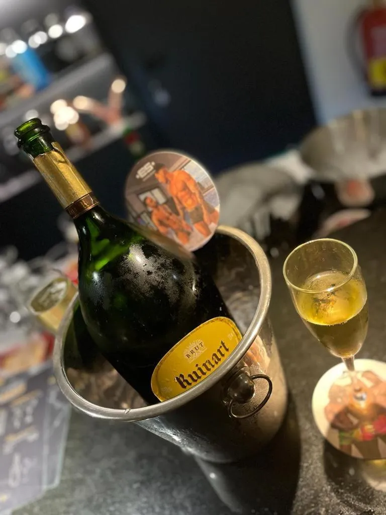 Alcoholic drinks in Elite Hotel - Gay Men Only