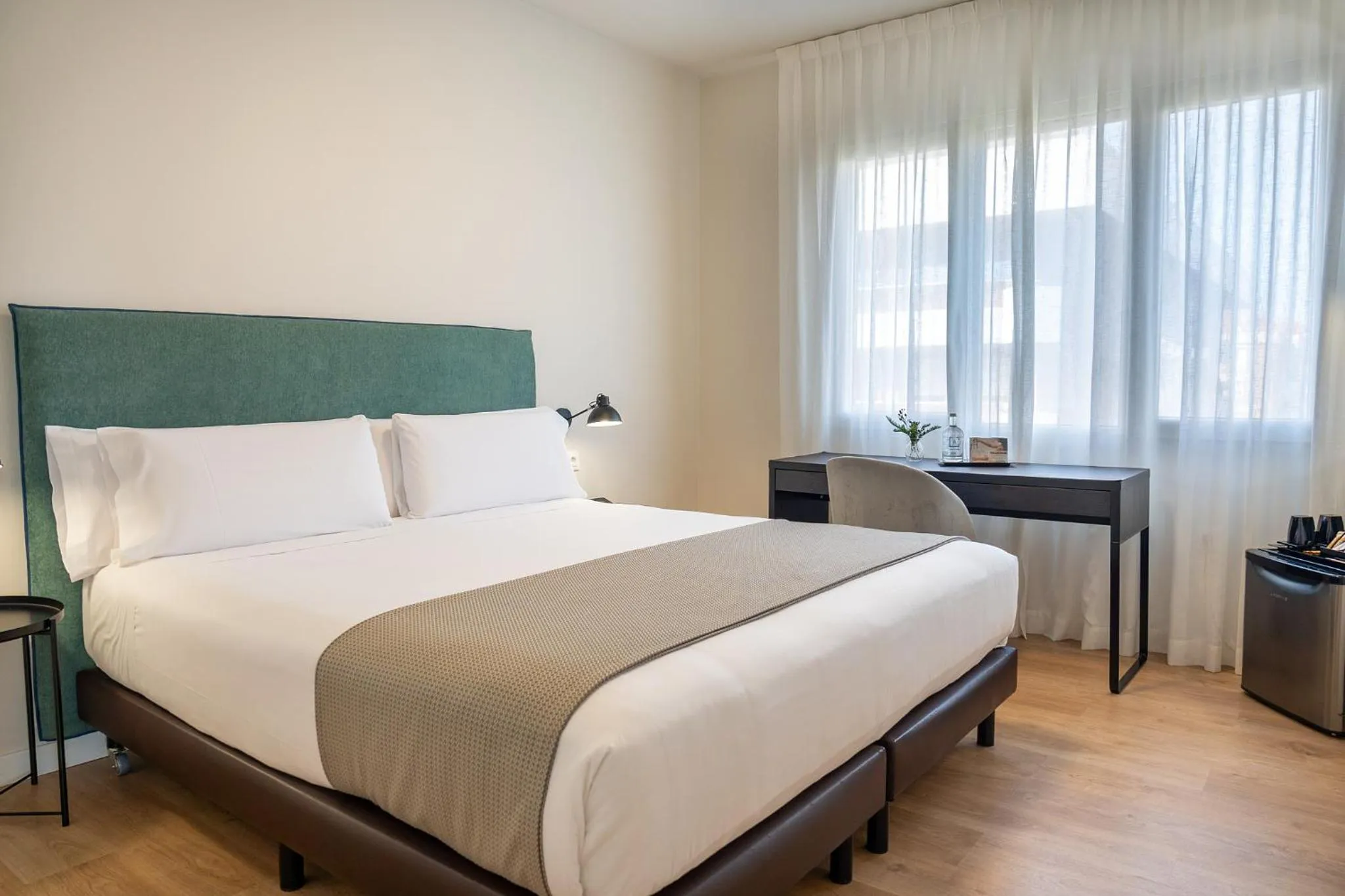 Photo of the whole room, Bed in Tres Torres Atiram Hotel