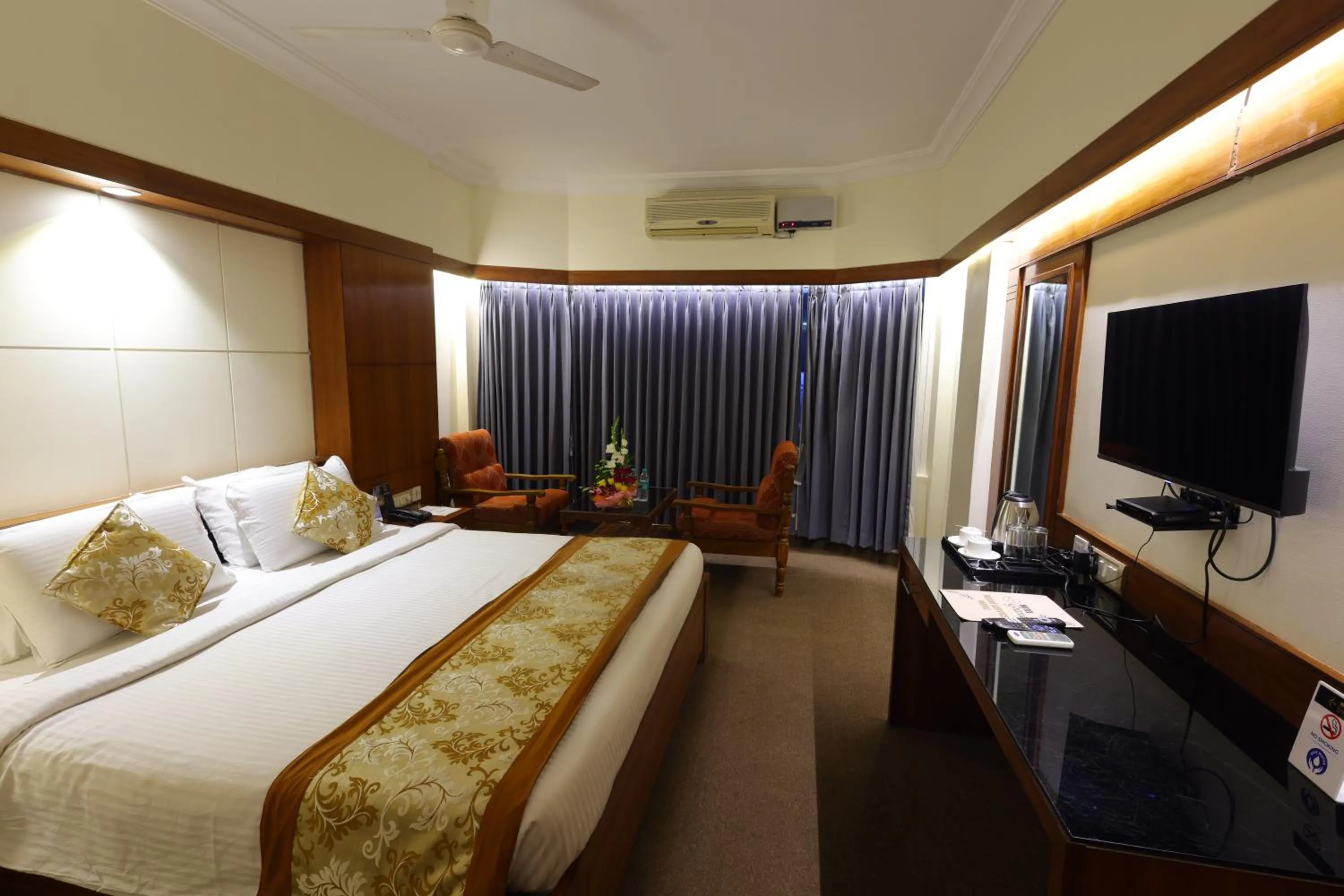 Bed in Hotel PLR Grand