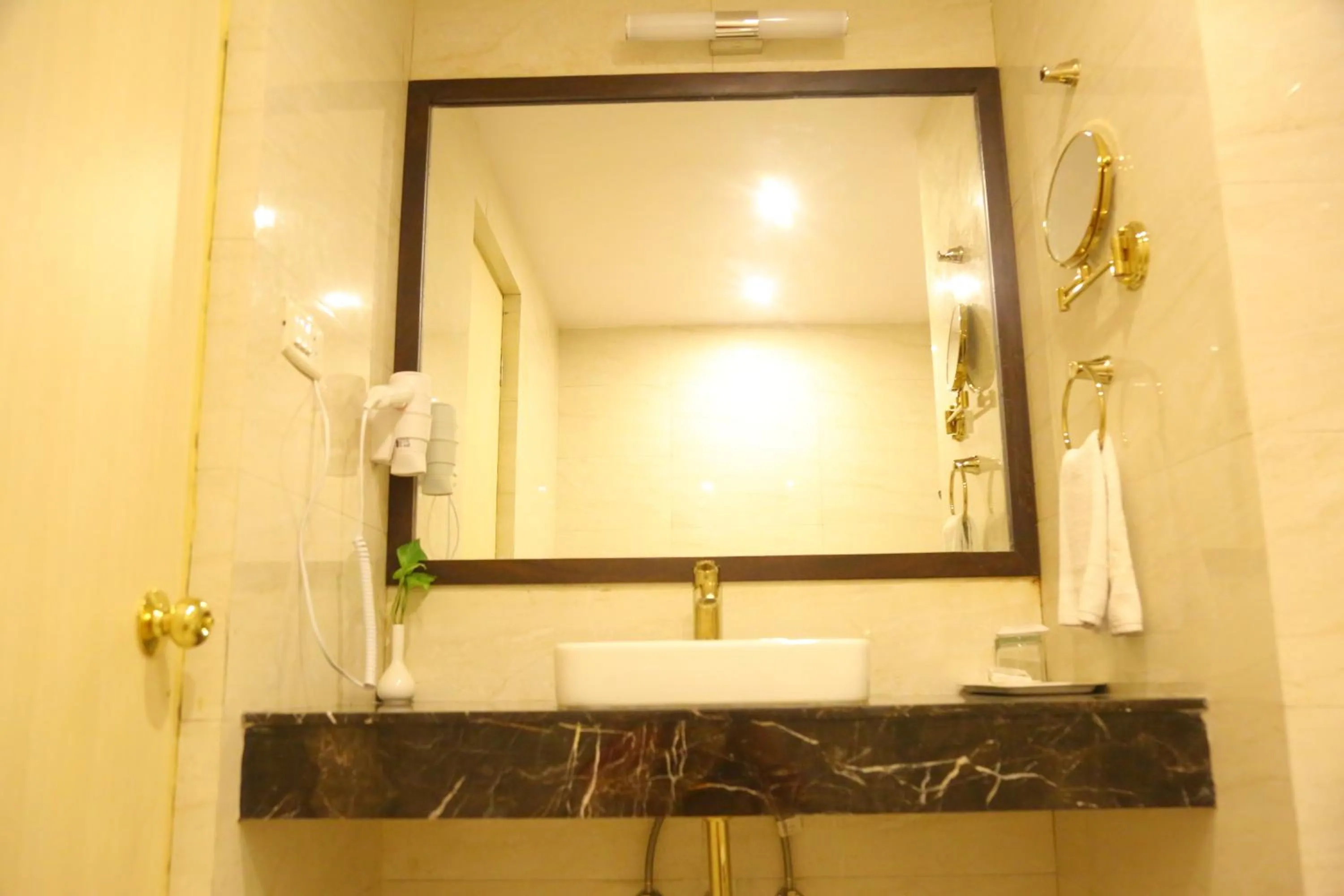 Bathroom in Royal Fort Hotel