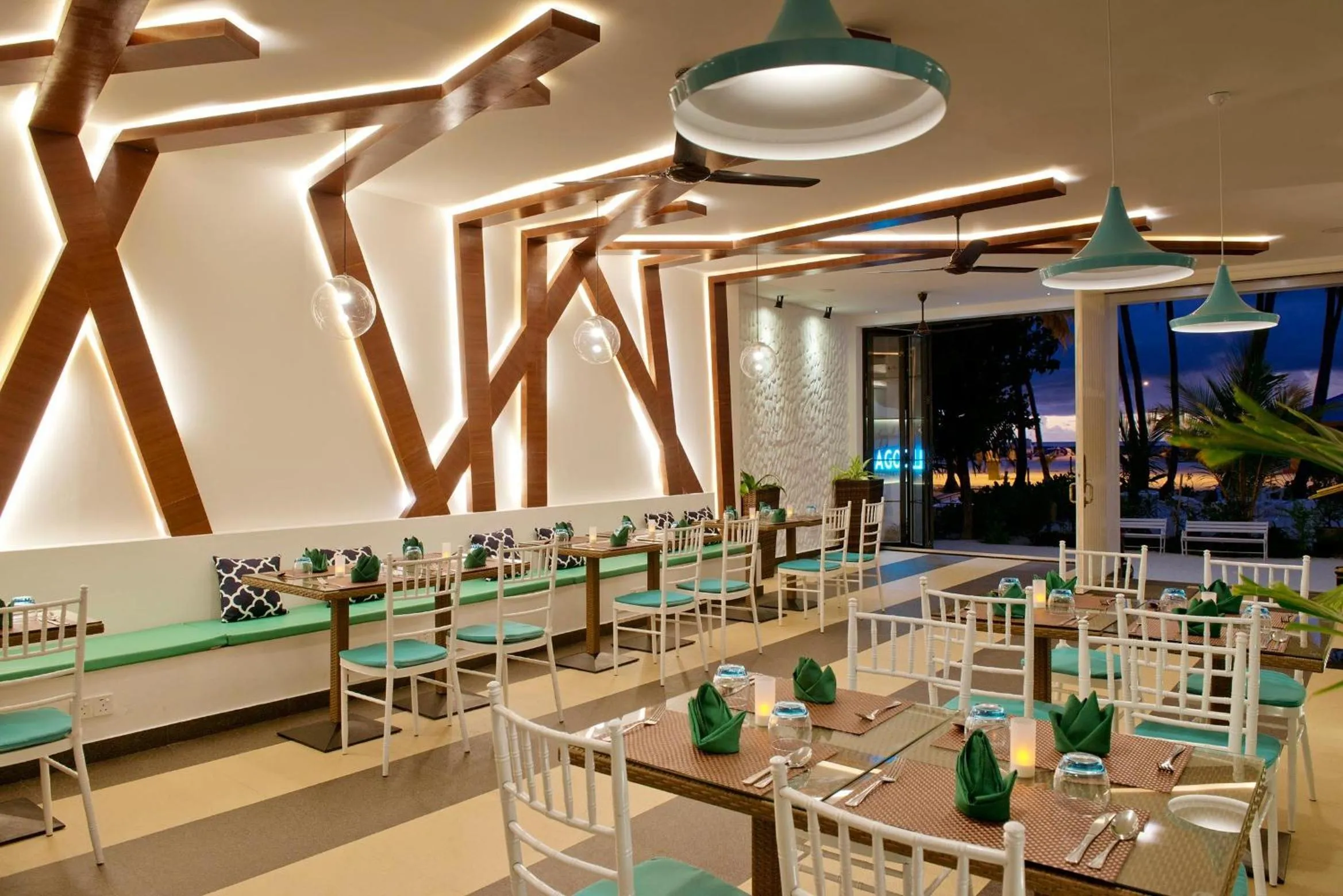 Restaurant/places to eat in Crystal Sands