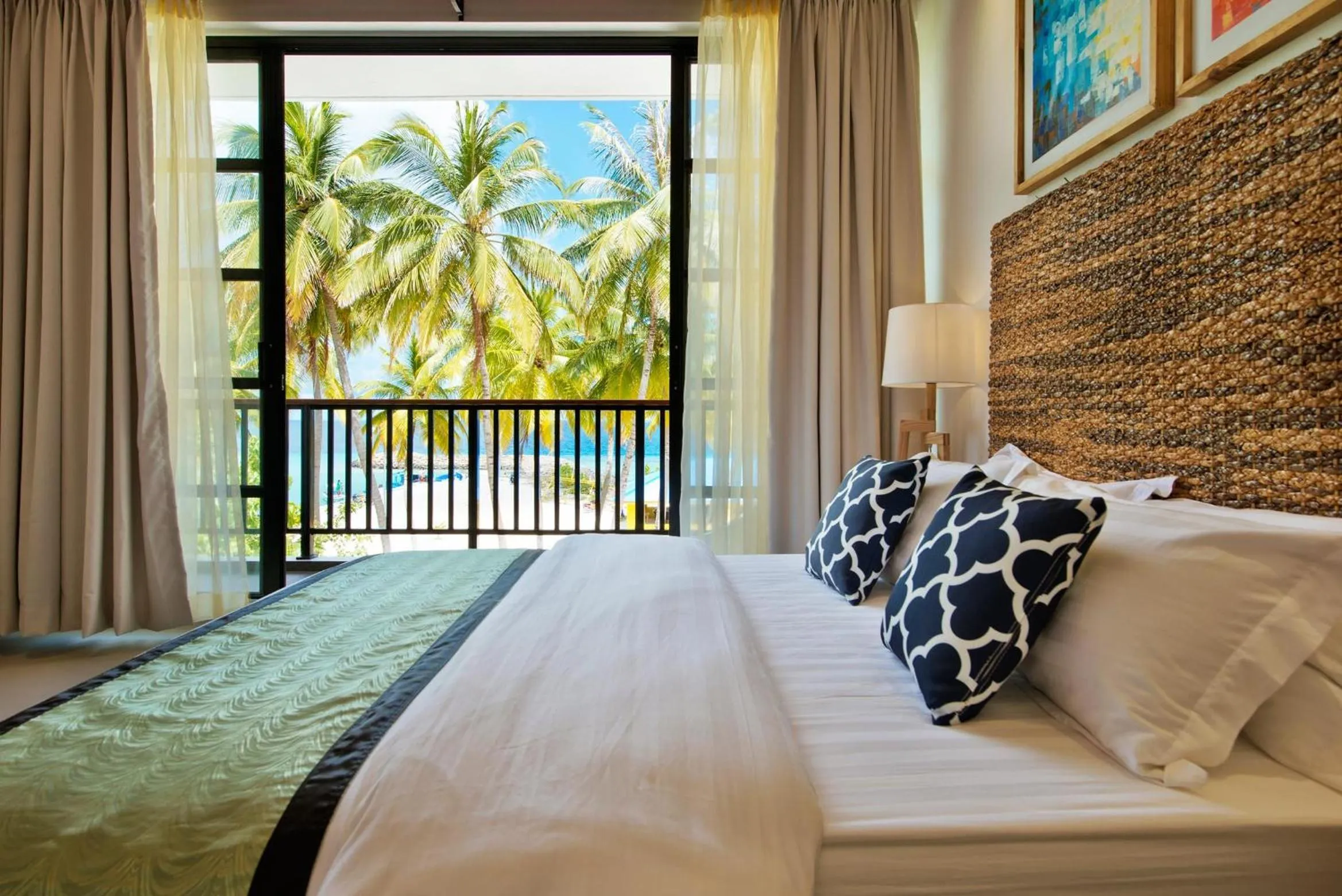 Bedroom, Bed in Crystal Sands