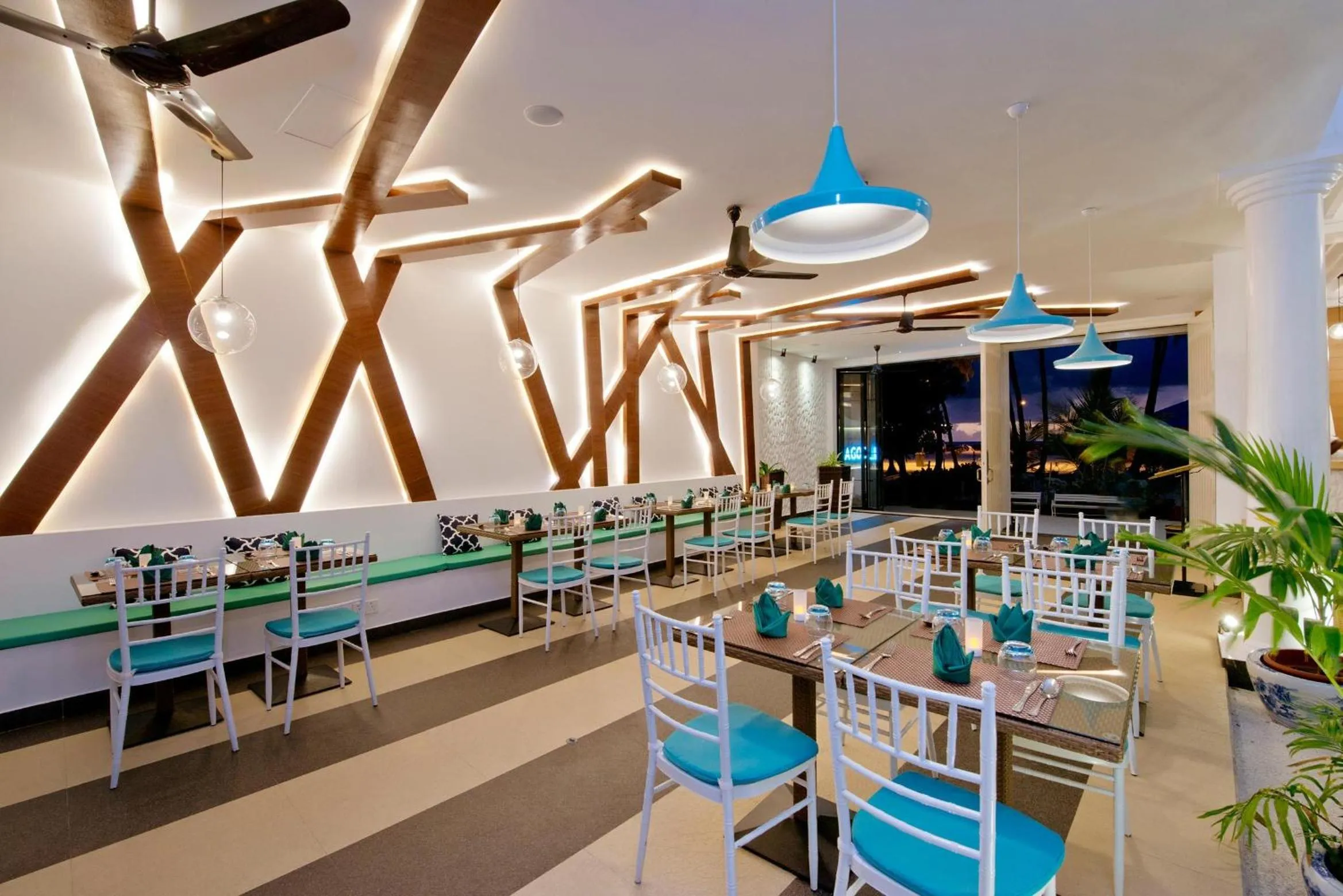 Restaurant/places to eat in Crystal Sands