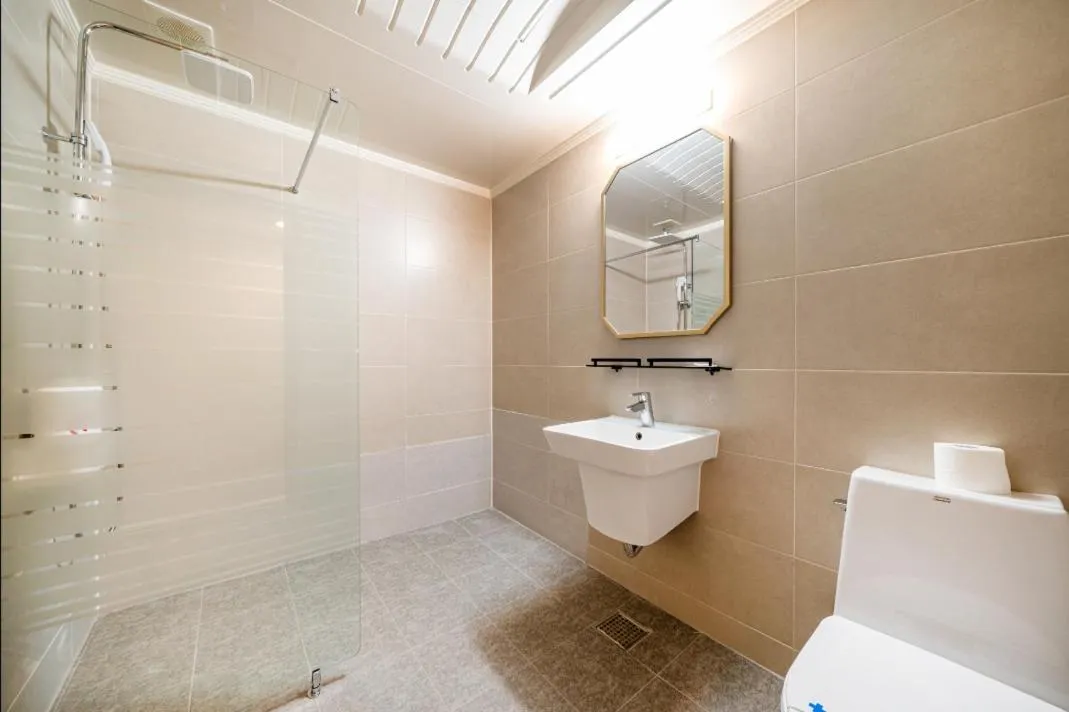 Shower, Bathroom in Bundang Regency Hotel