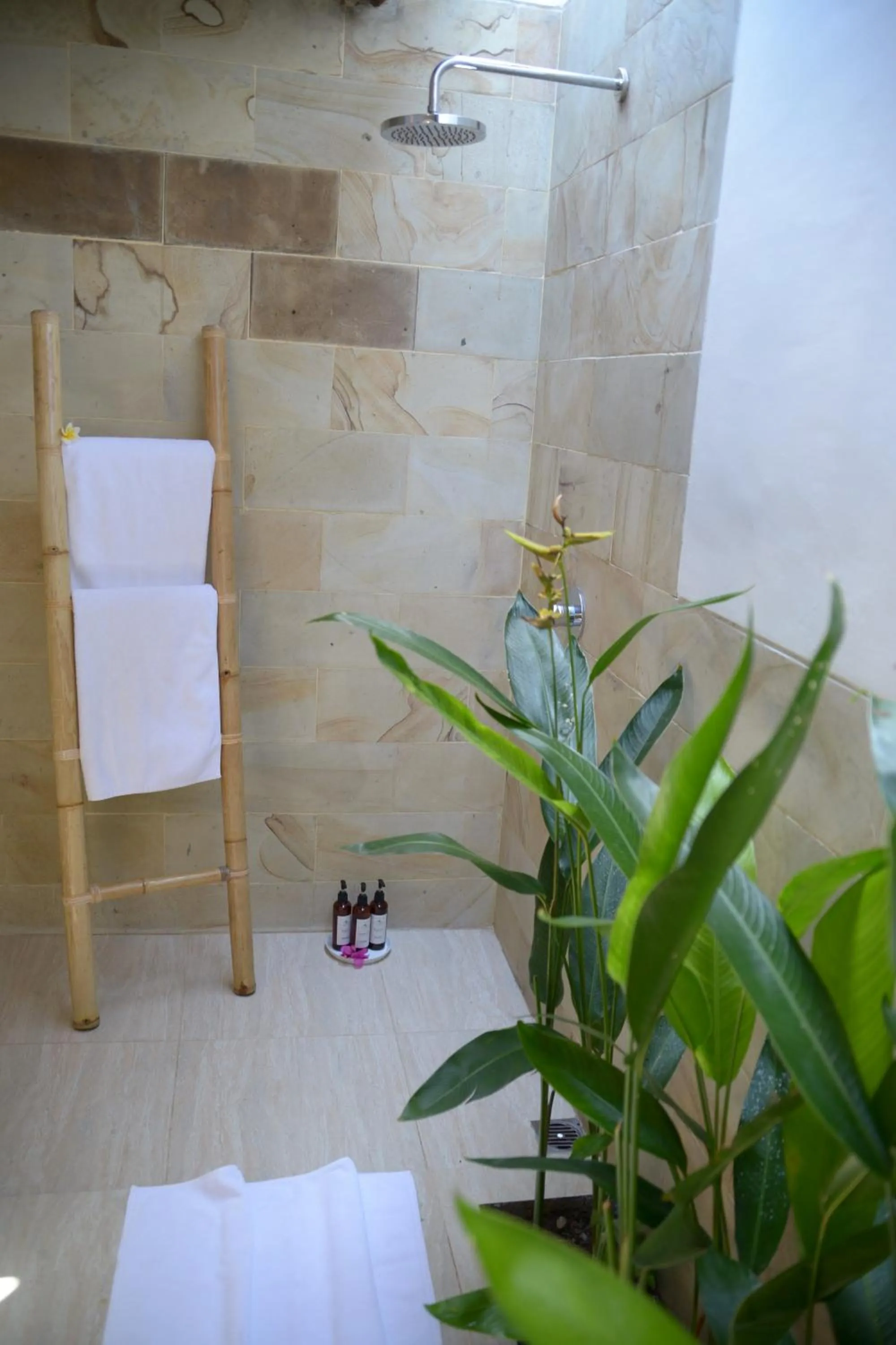 Bathroom in Villa Casablanca Surf Keramas