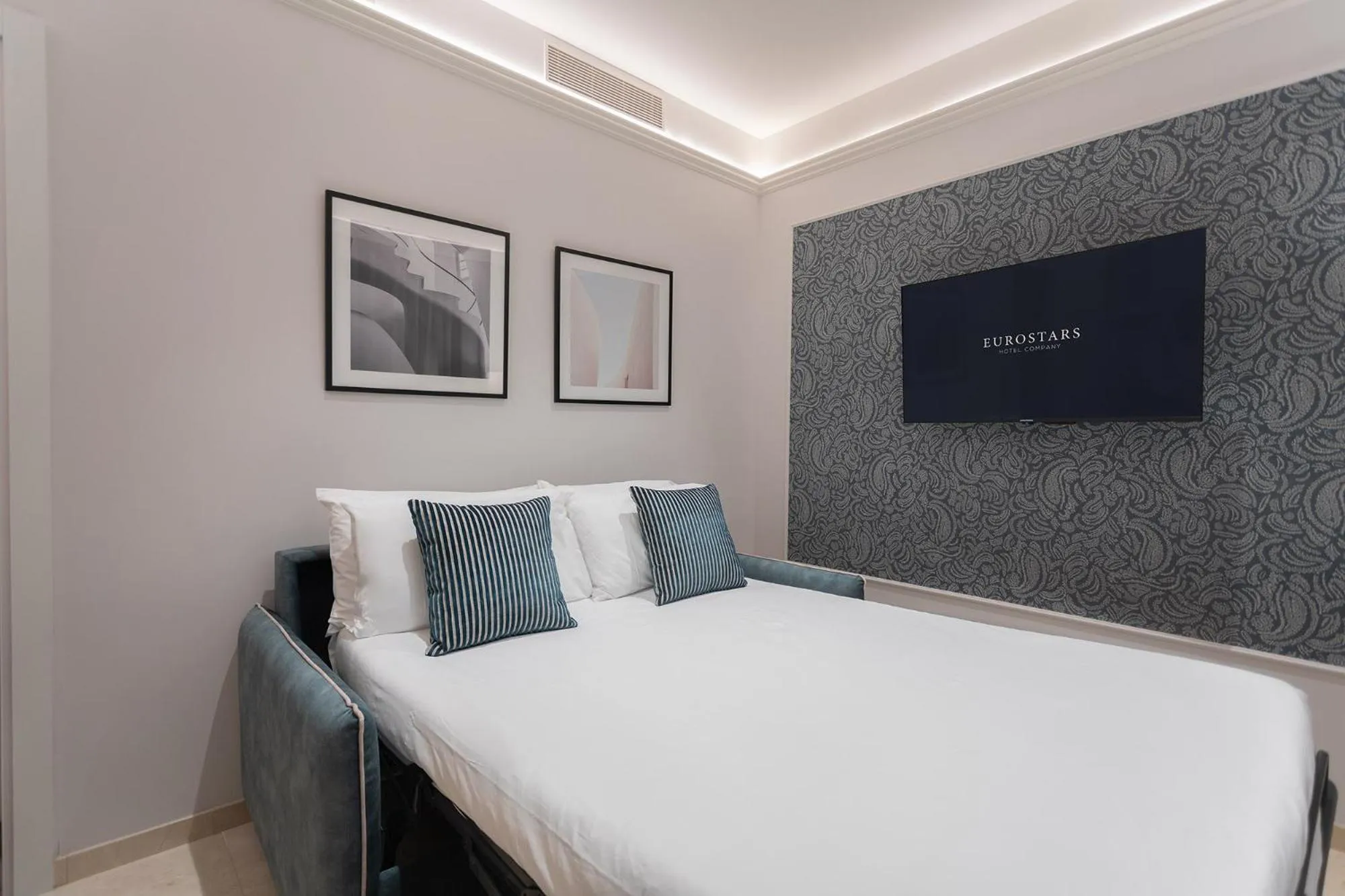 Bed in Eurostars Laietana