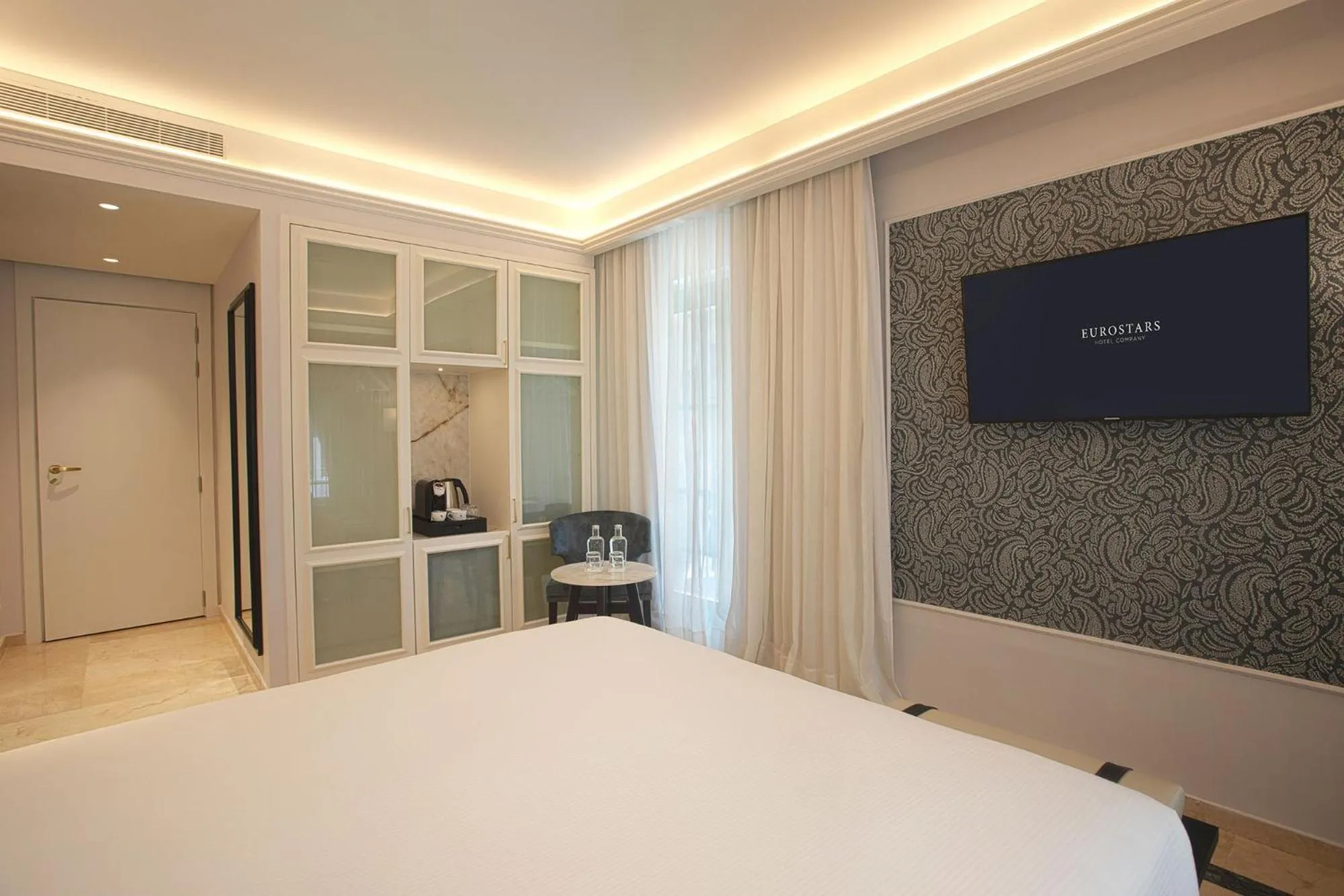 TV and multimedia, Bed in Exe Laietana Palace