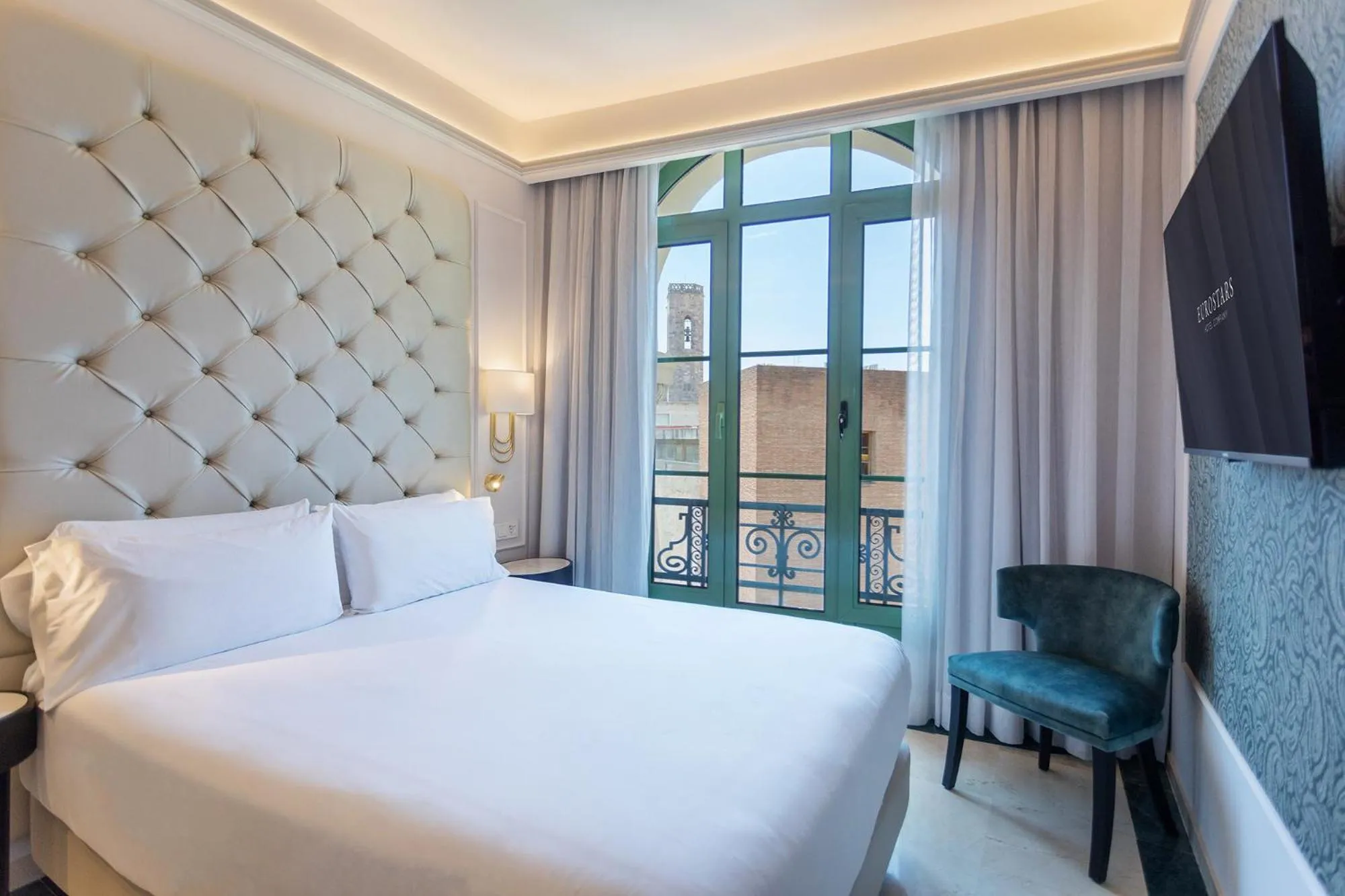 Bed in Eurostars Laietana