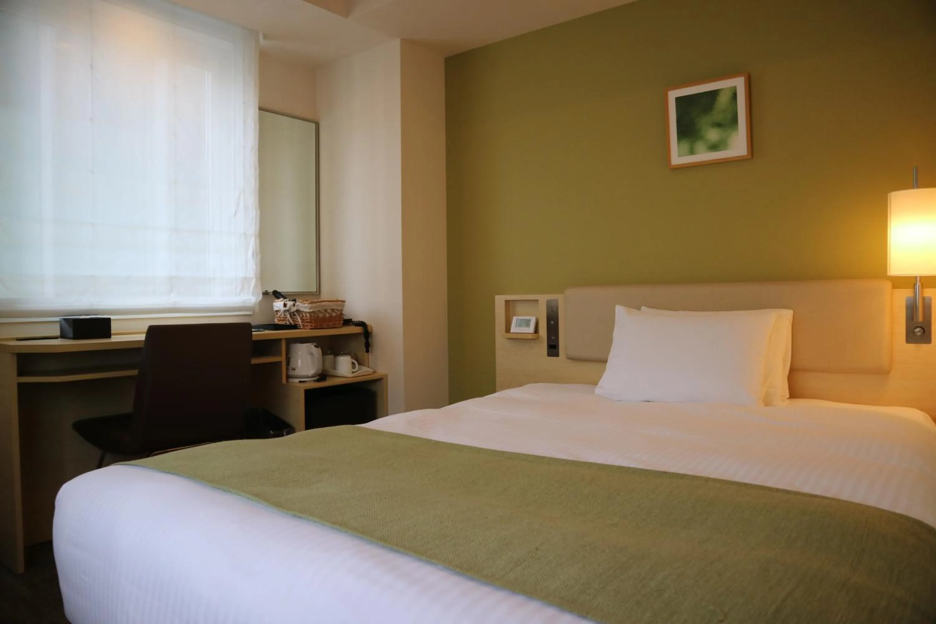 Photo of the whole room, Bed in Smile Hotel Shinagawa Sengakuji Ekimae
