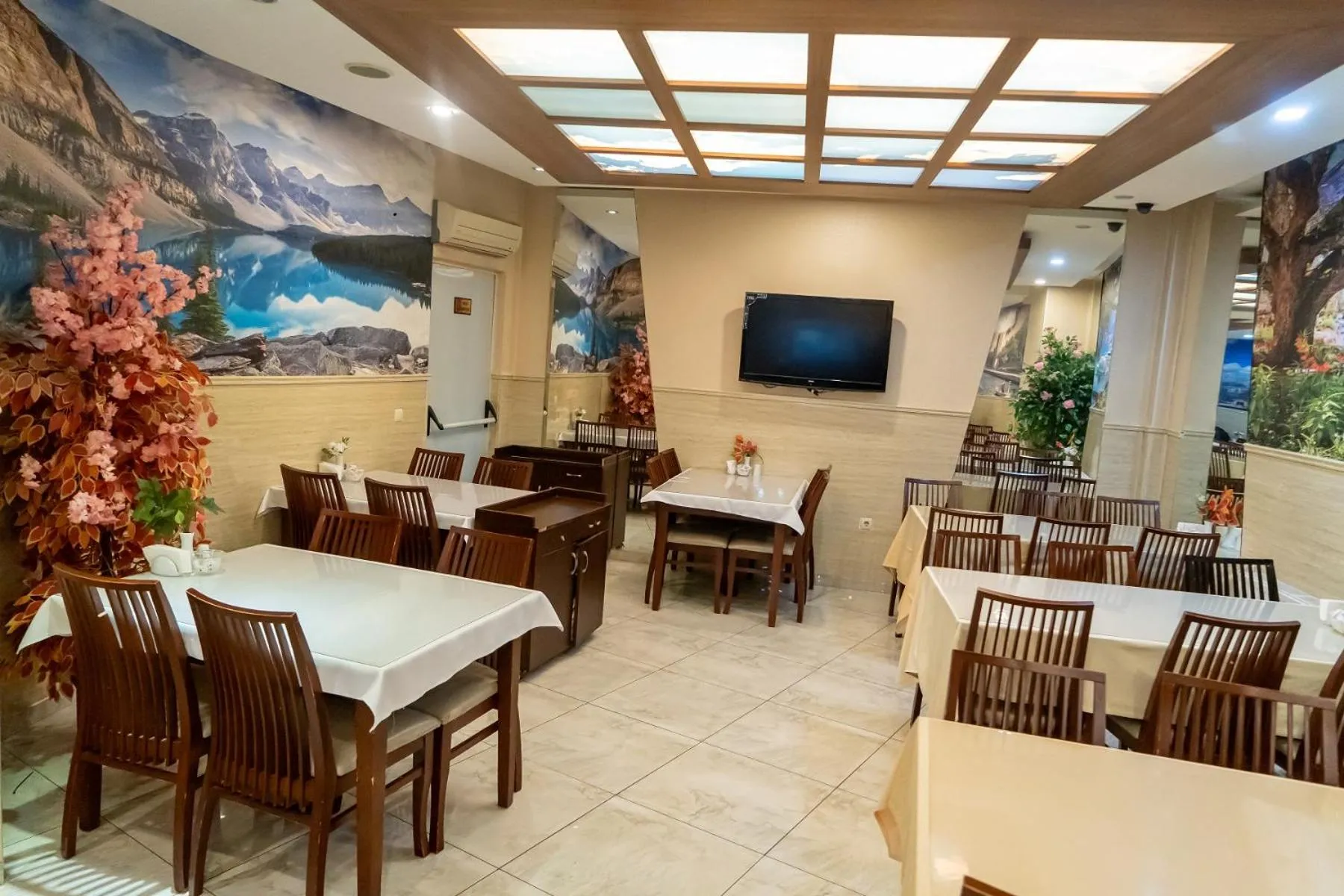 Restaurant/places to eat in The City Port Hotel