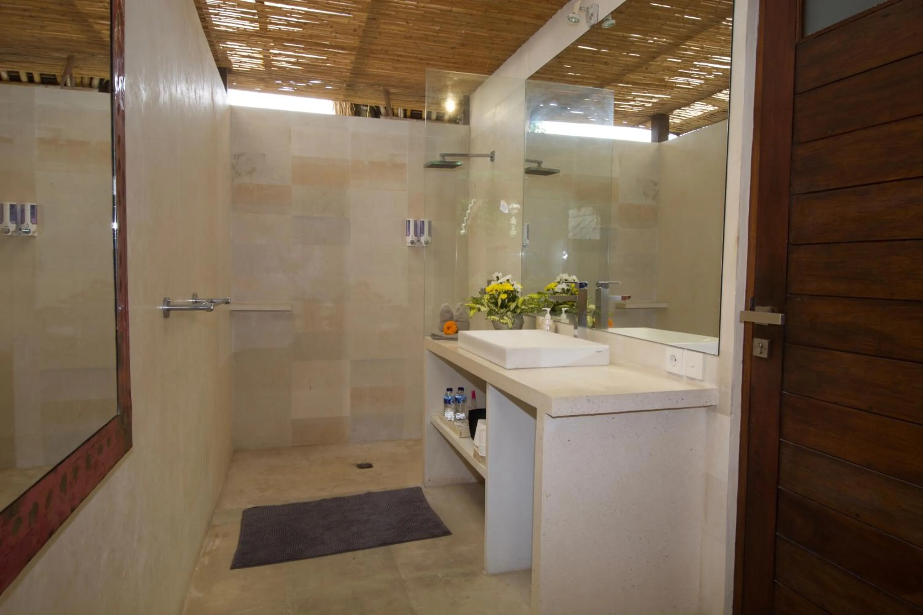 Bathroom in Villa Elleo