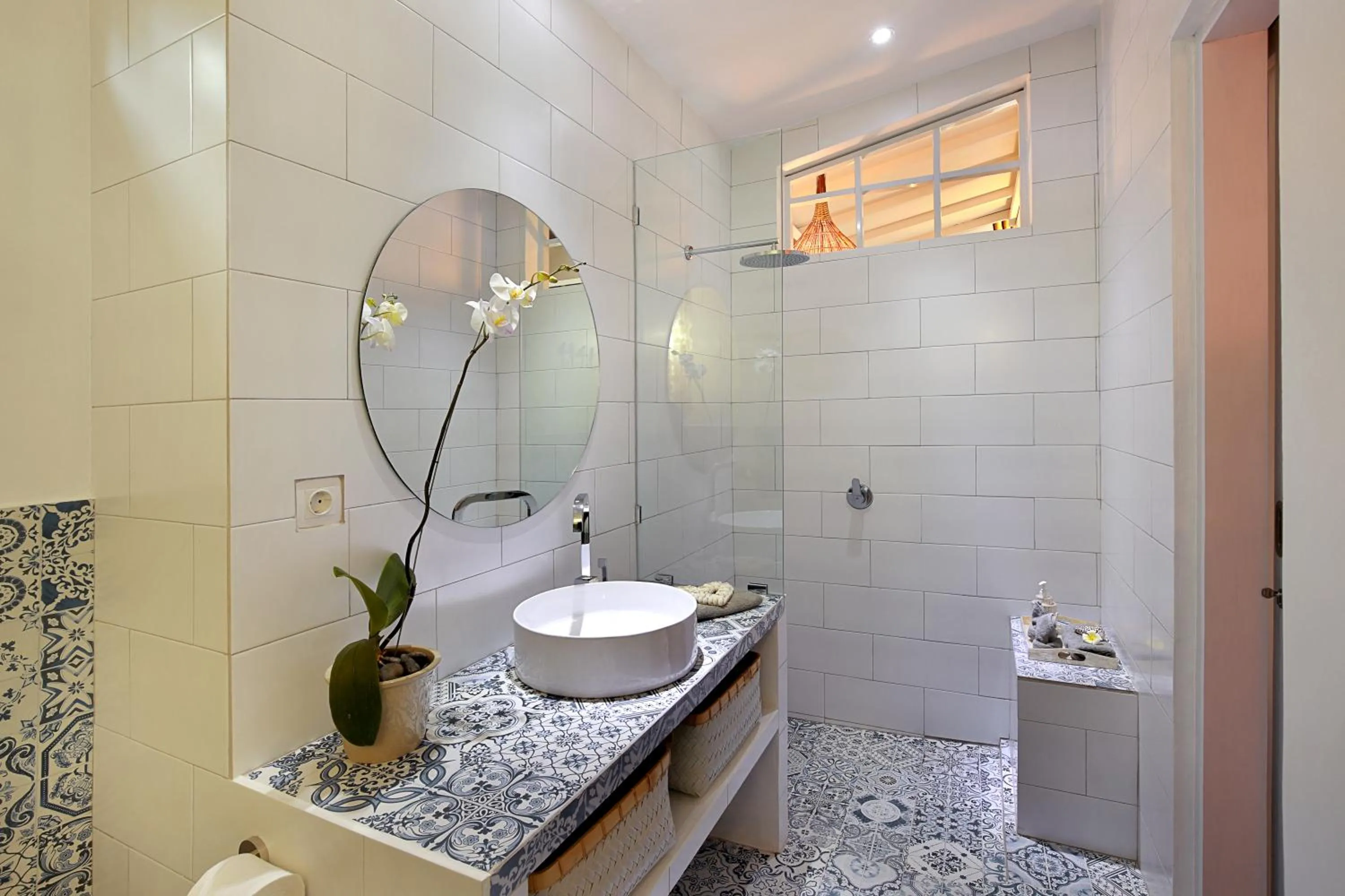 Shower in Villa Elleo