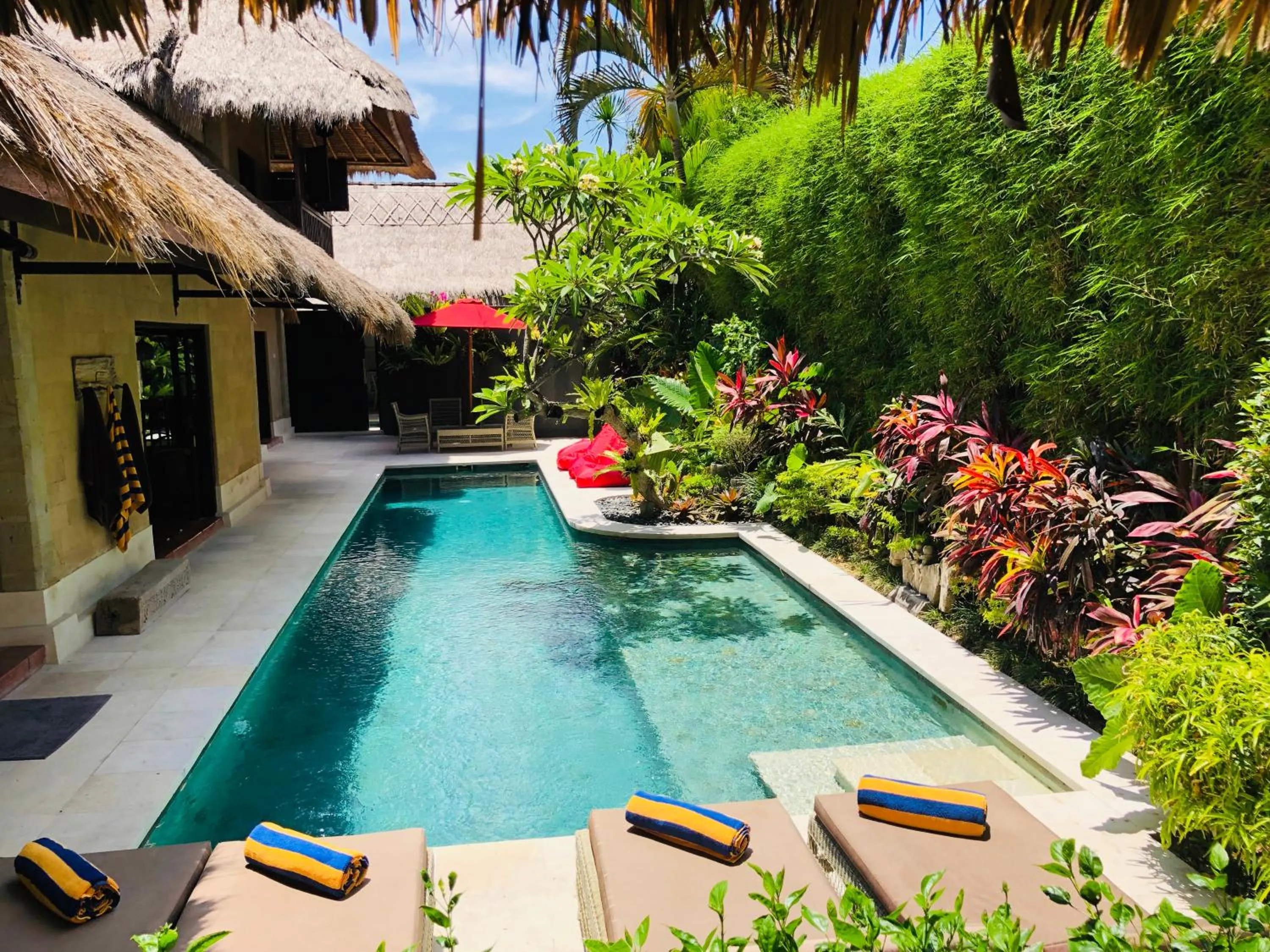 Swimming pool in Villa Elleo