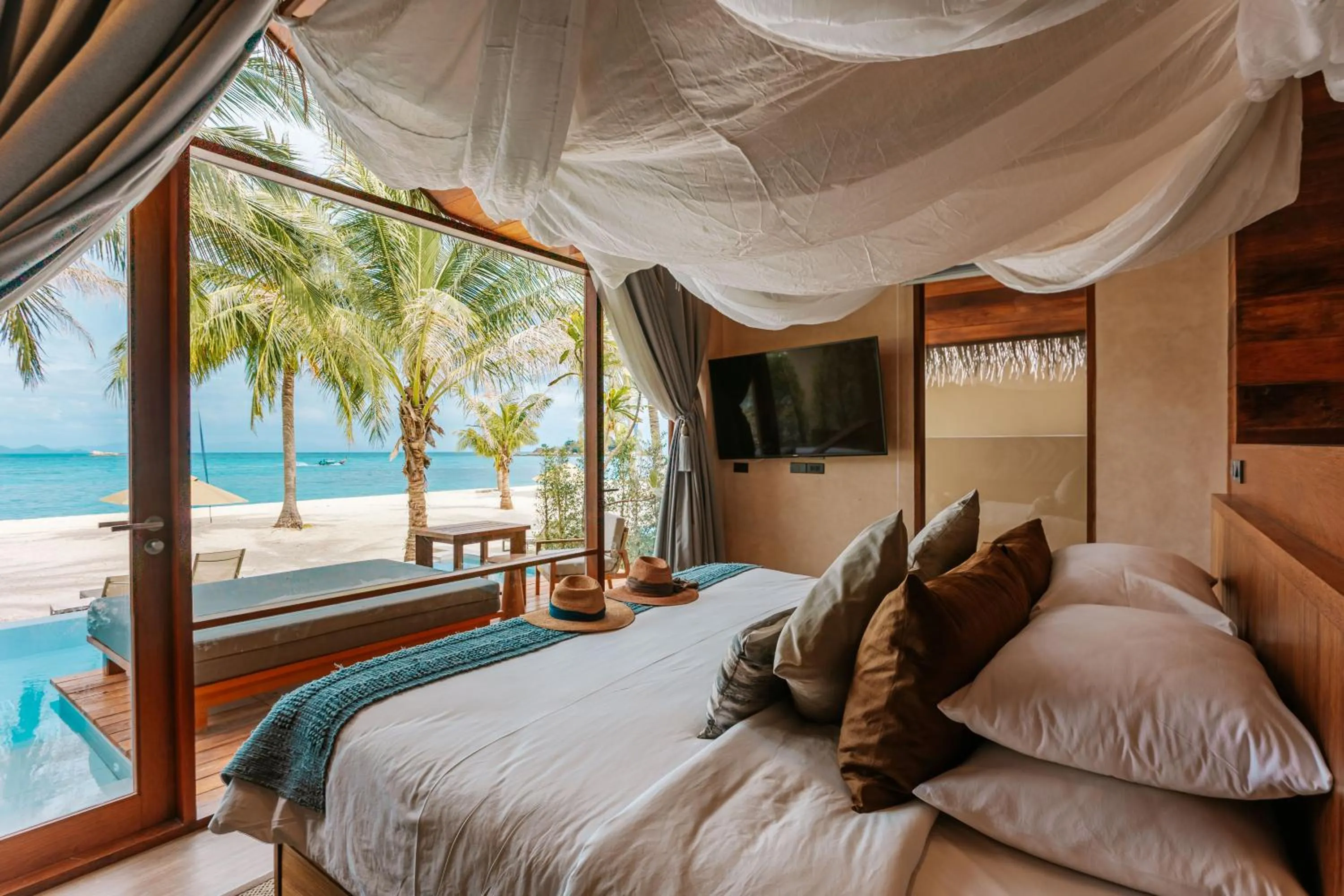 Bedroom, Bed in Irene Pool Villa Resort, Koh Lipe