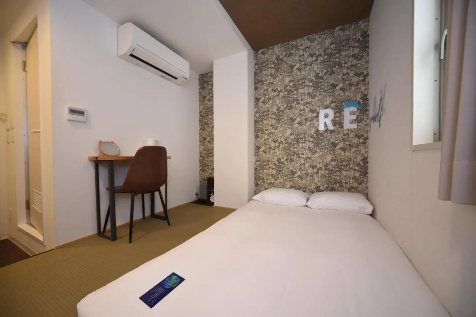 Economy Double Room in HOTEL WAN OSAKA EBISU Economy Double Room in HOTEL WAN OSAKA EBISU