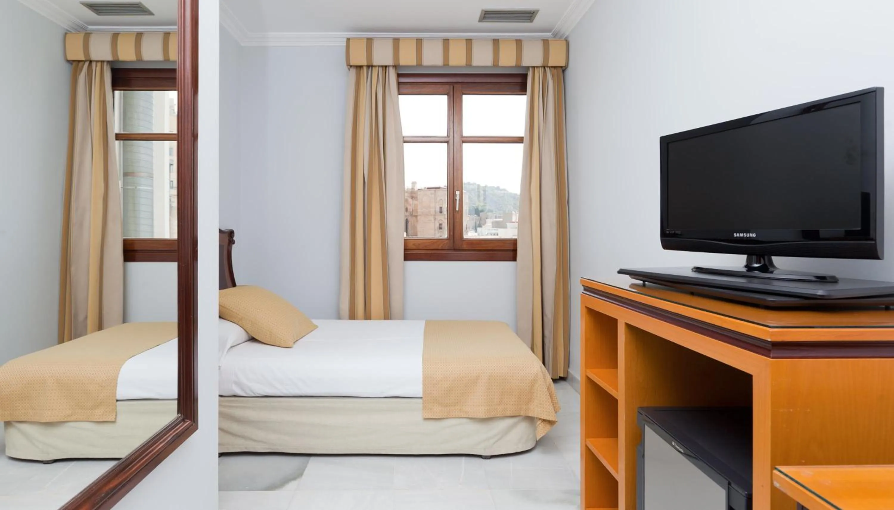 Bedroom, Bed in Hotel Don Curro