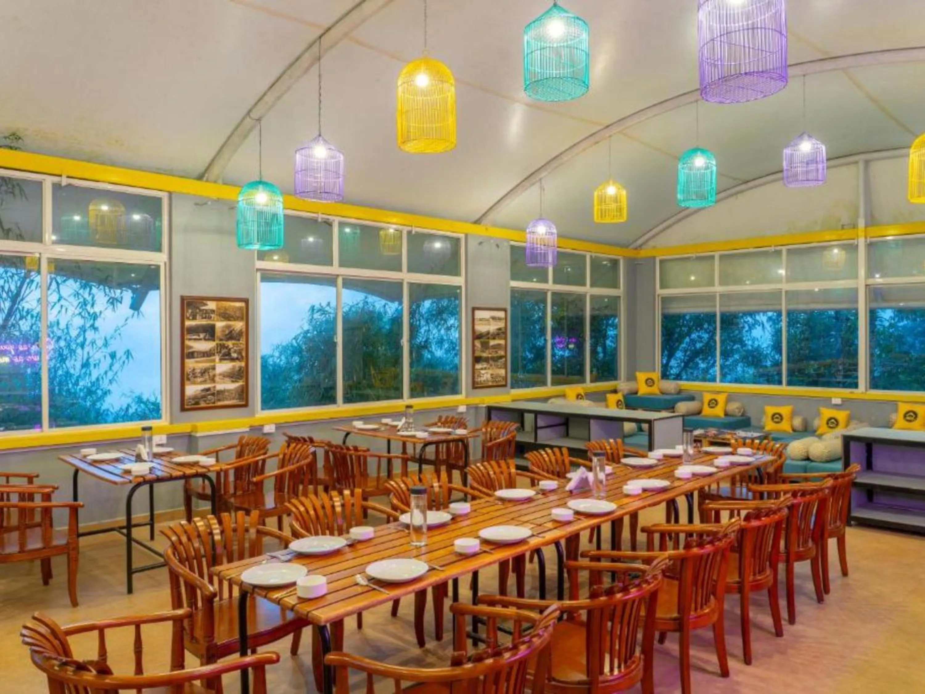 Restaurant/places to eat in The Hosteller Munnar