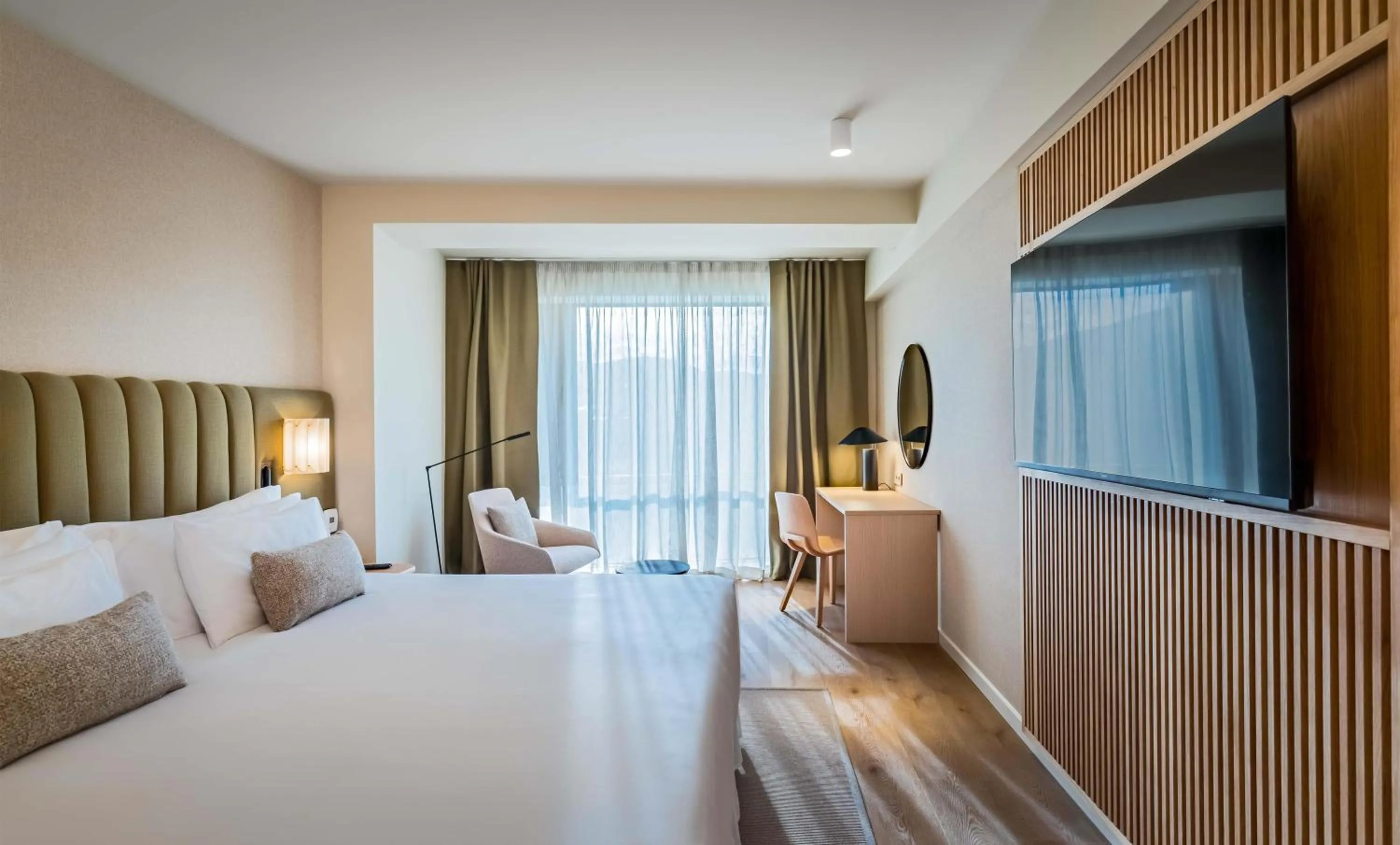 Photo of the whole room, Bed in Barceló Bilbao Nervión