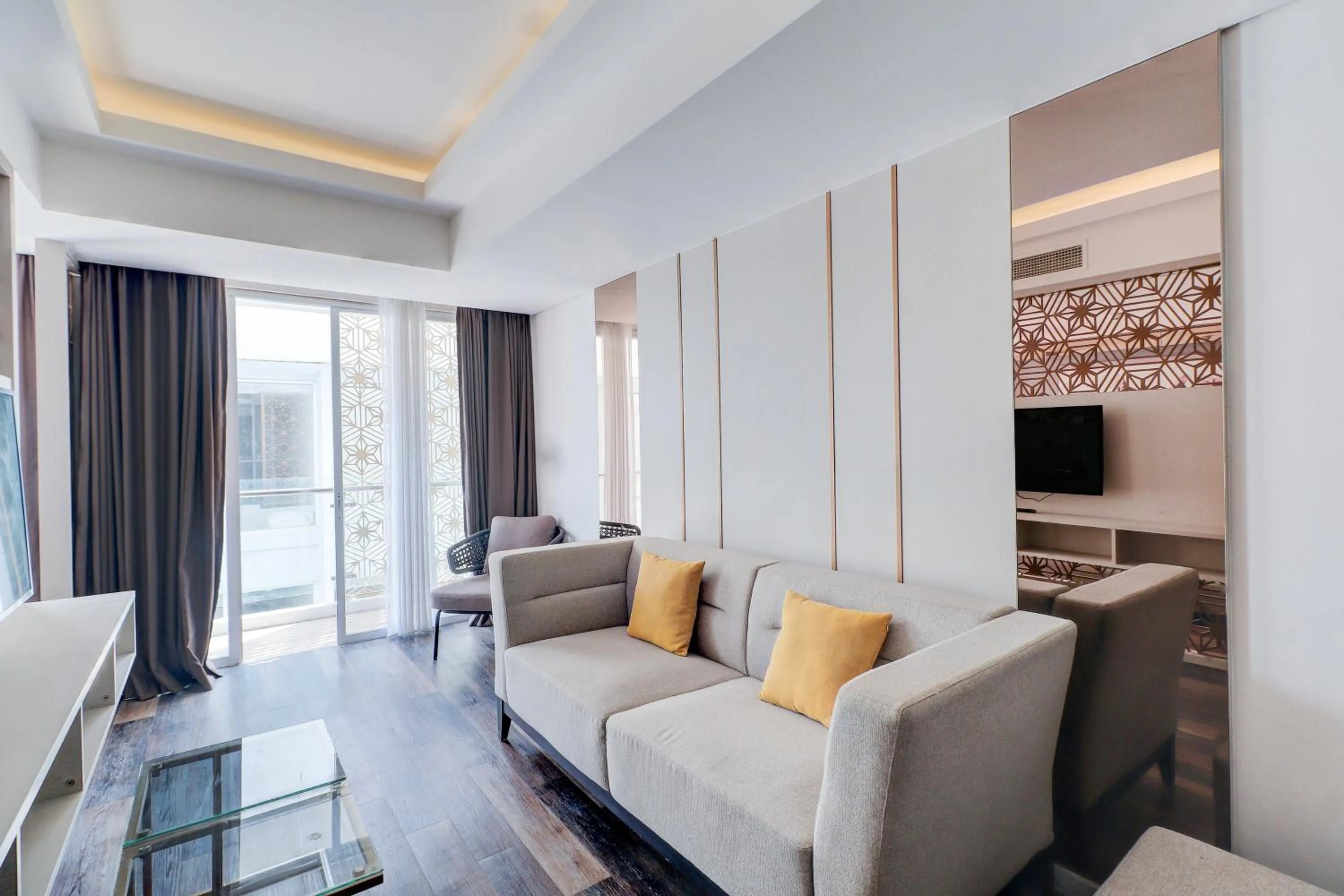 Seating area in Sunday Hotel Arshika Sunset Road