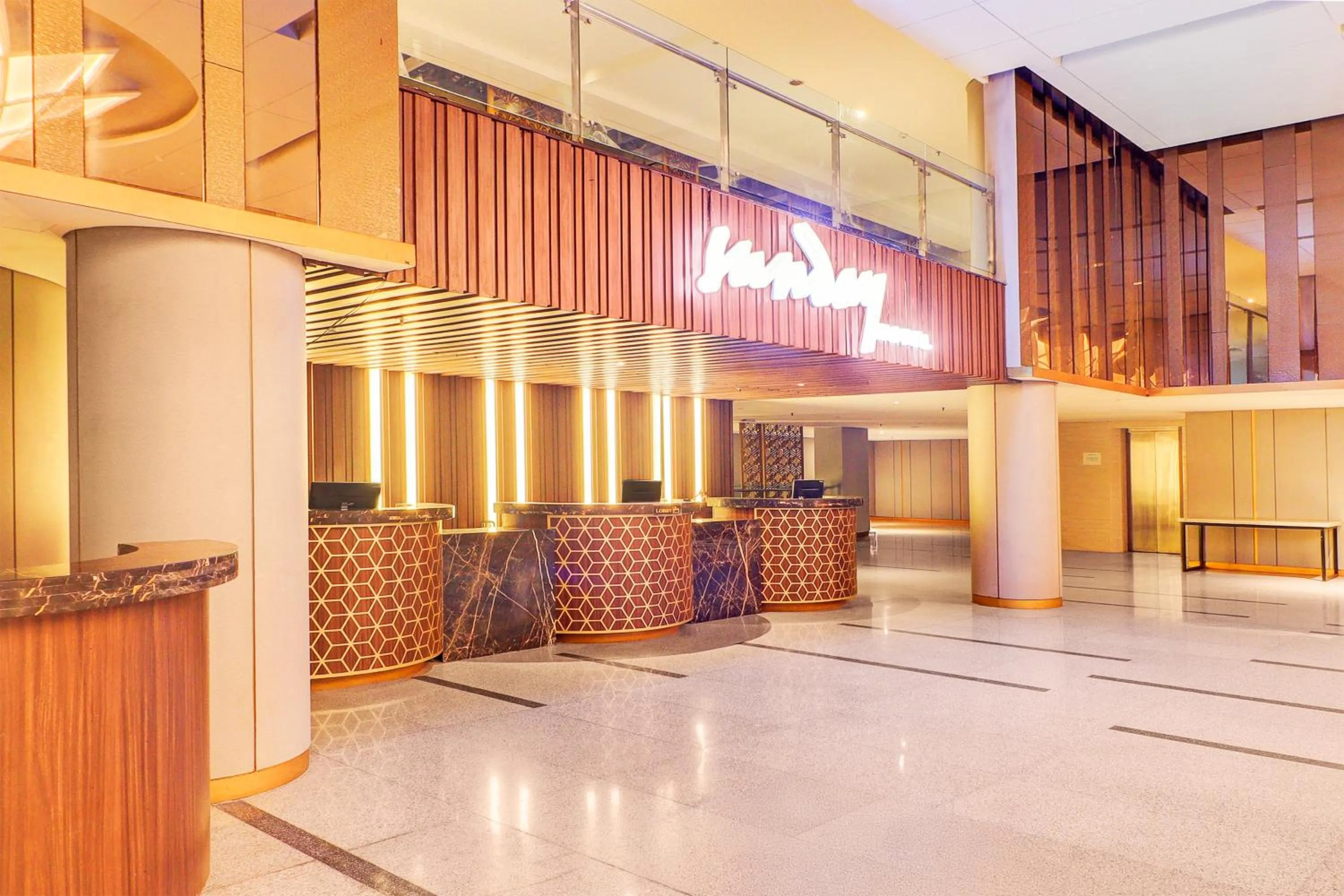 Lobby or reception in Sunday Hotel Arshika Sunset Road