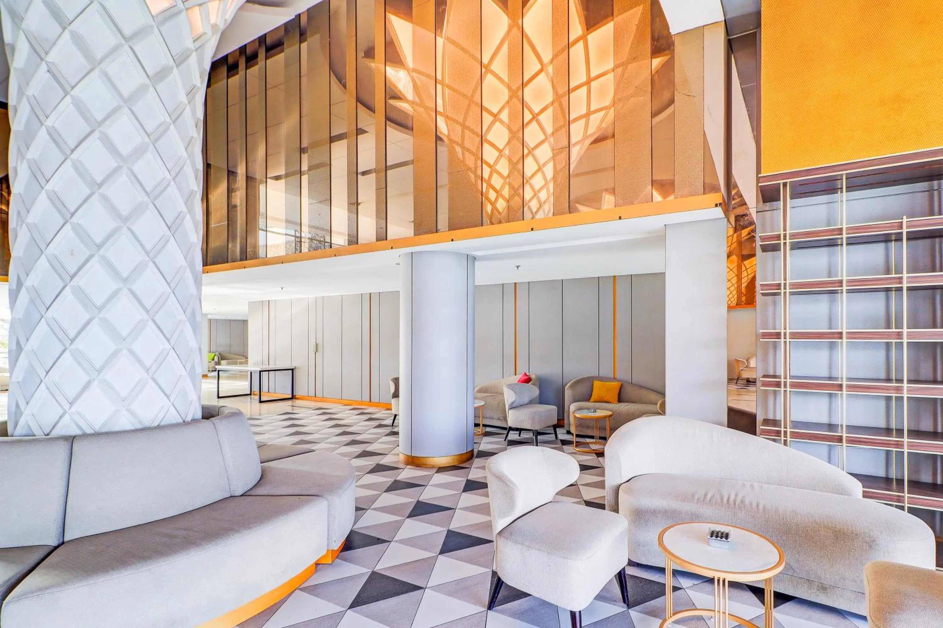 Seating area in Sunday Hotel Arshika Sunset Road