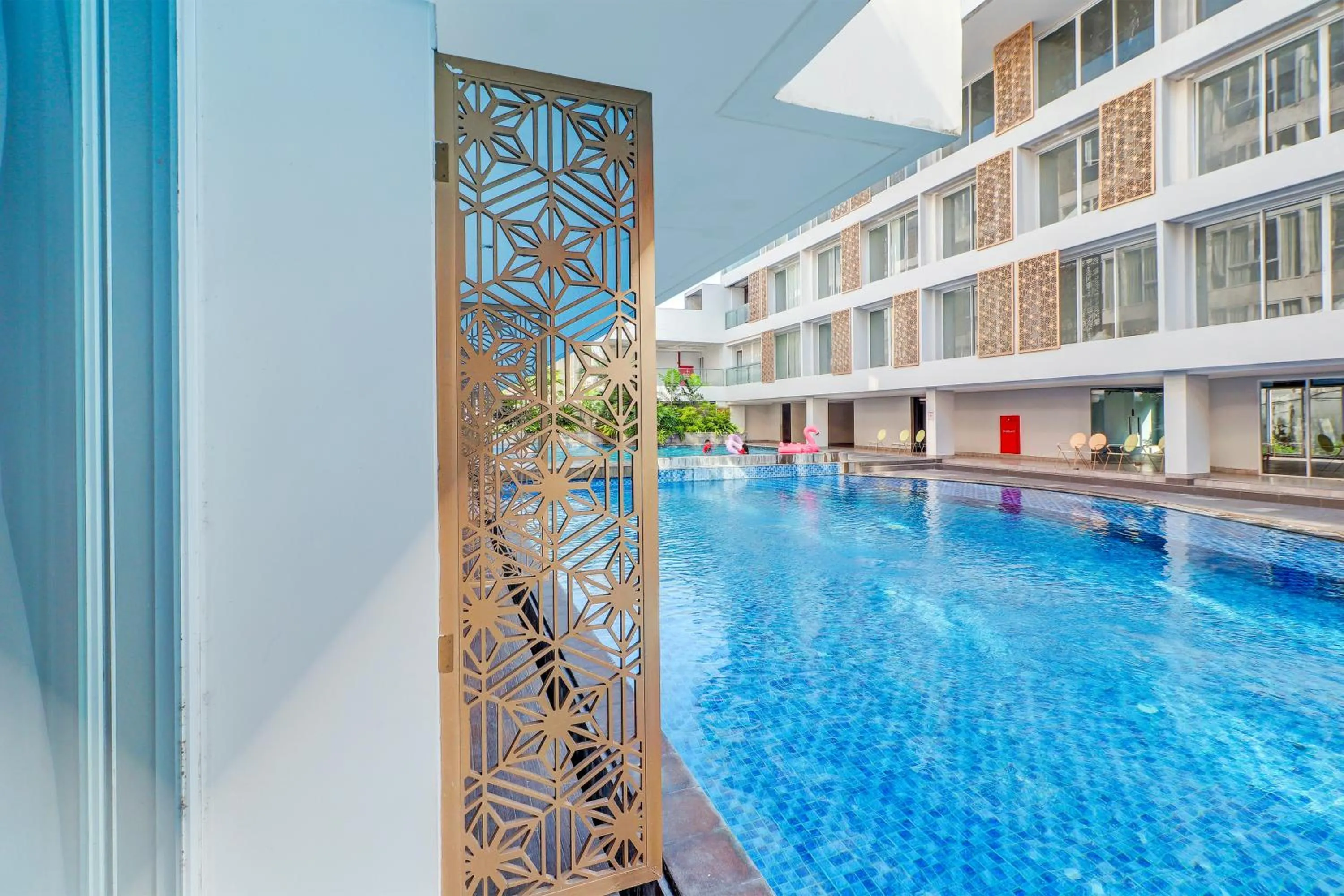 Pool view in Sunday Hotel Arshika Sunset Road