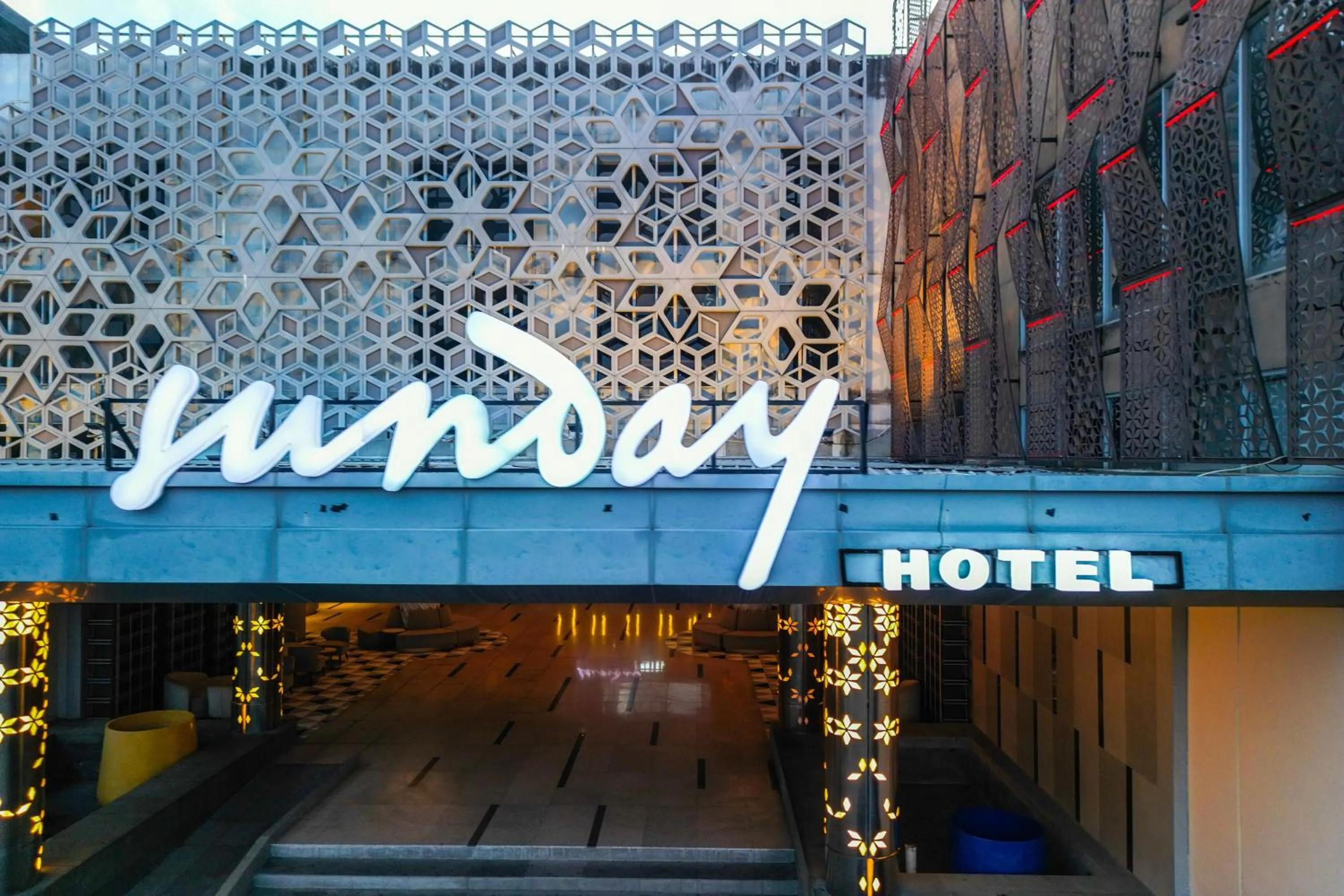 Facade/entrance in Sunday Hotel Arshika Sunset Road