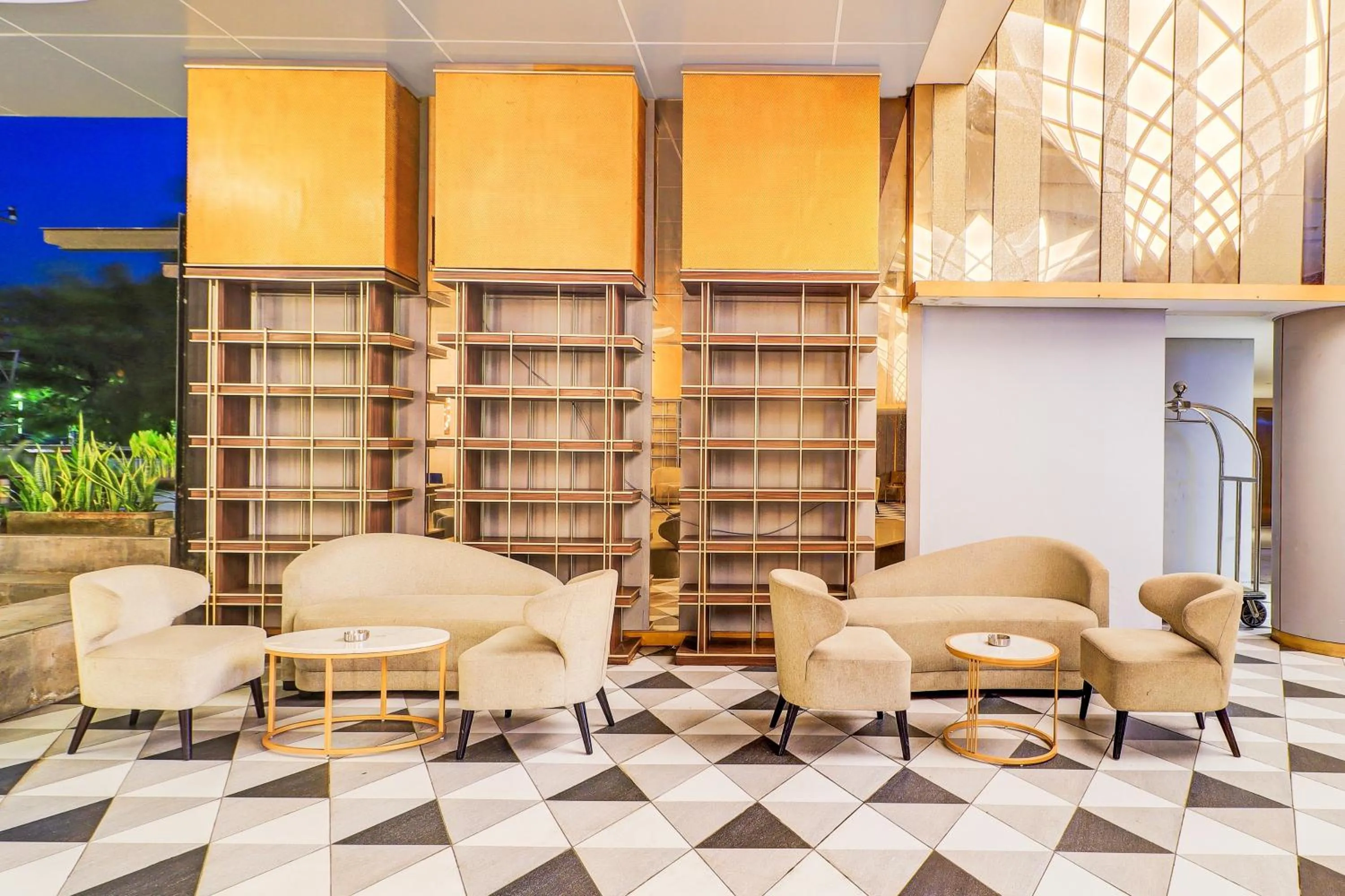 Lobby or reception in Sunday Hotel Arshika Sunset Road