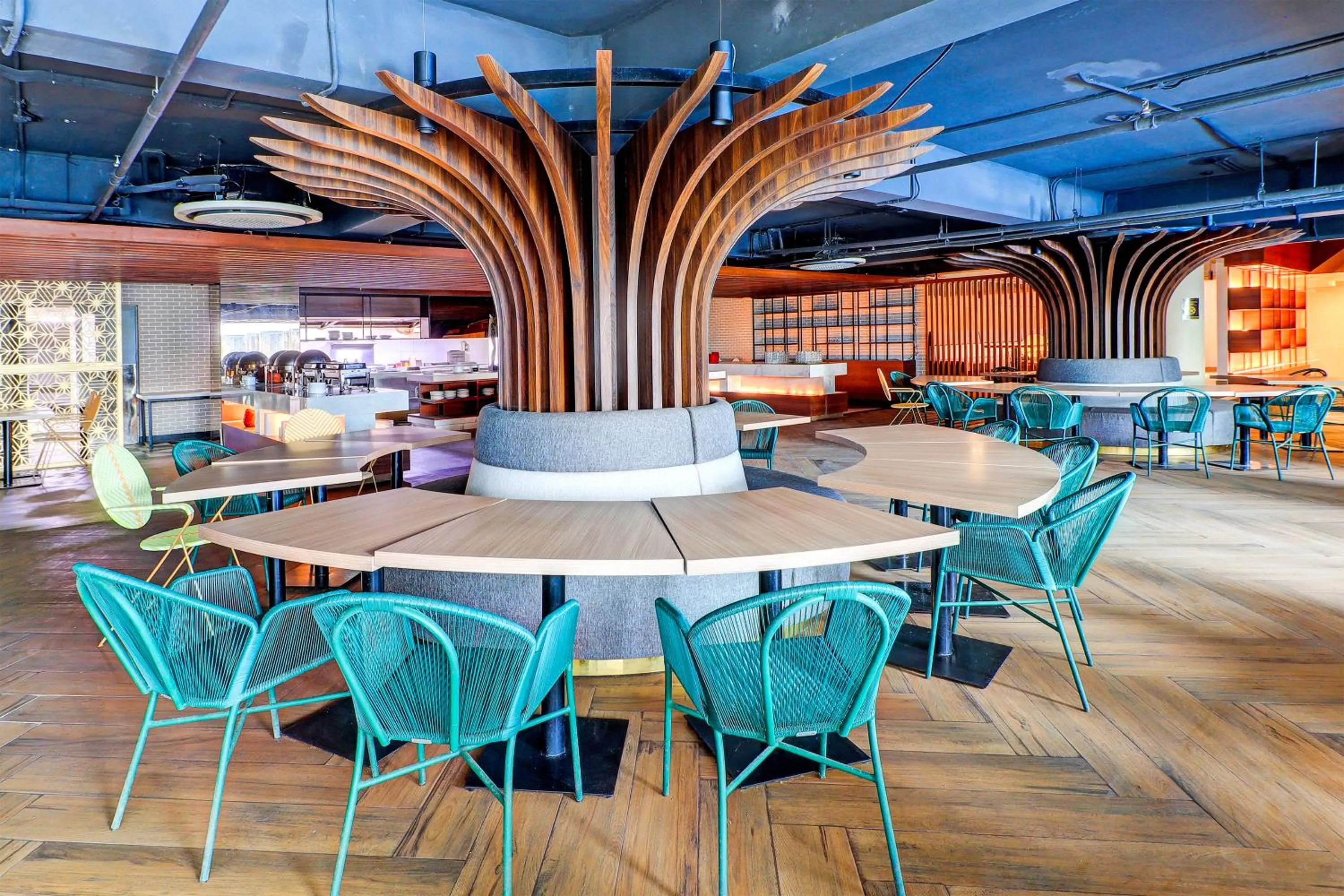 Restaurant/places to eat in Sunday Hotel Arshika Sunset Road