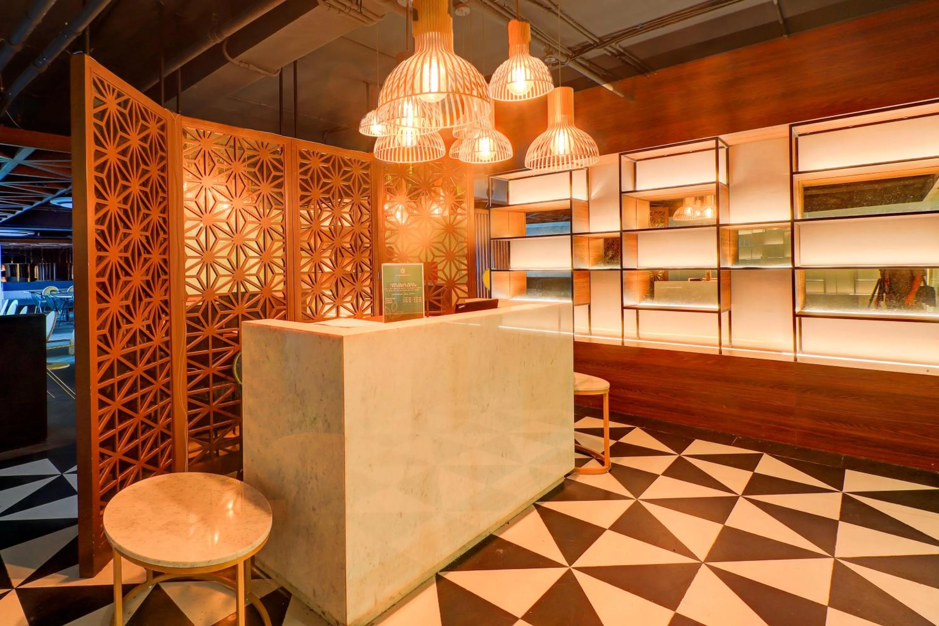 Restaurant/places to eat in Sunday Hotel Arshika Sunset Road