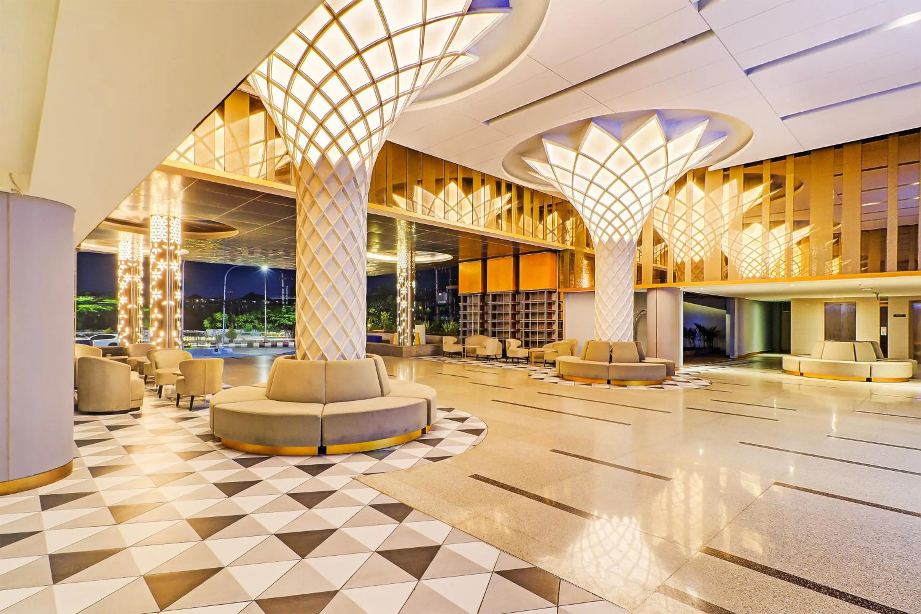 Seating area in Sunday Hotel Arshika Sunset Road