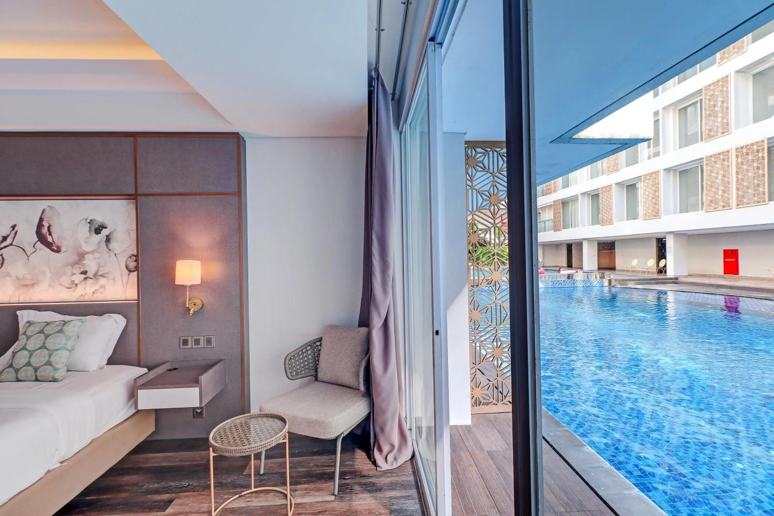 Pool view in Sunday Hotel Arshika Sunset Road