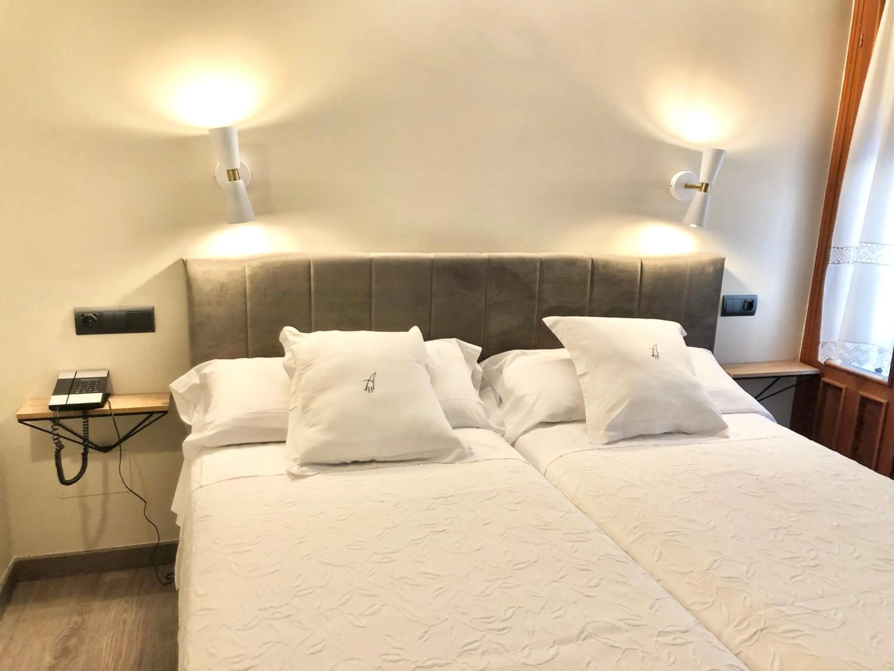 Photo of the whole room, Bed in Hostal Astoria