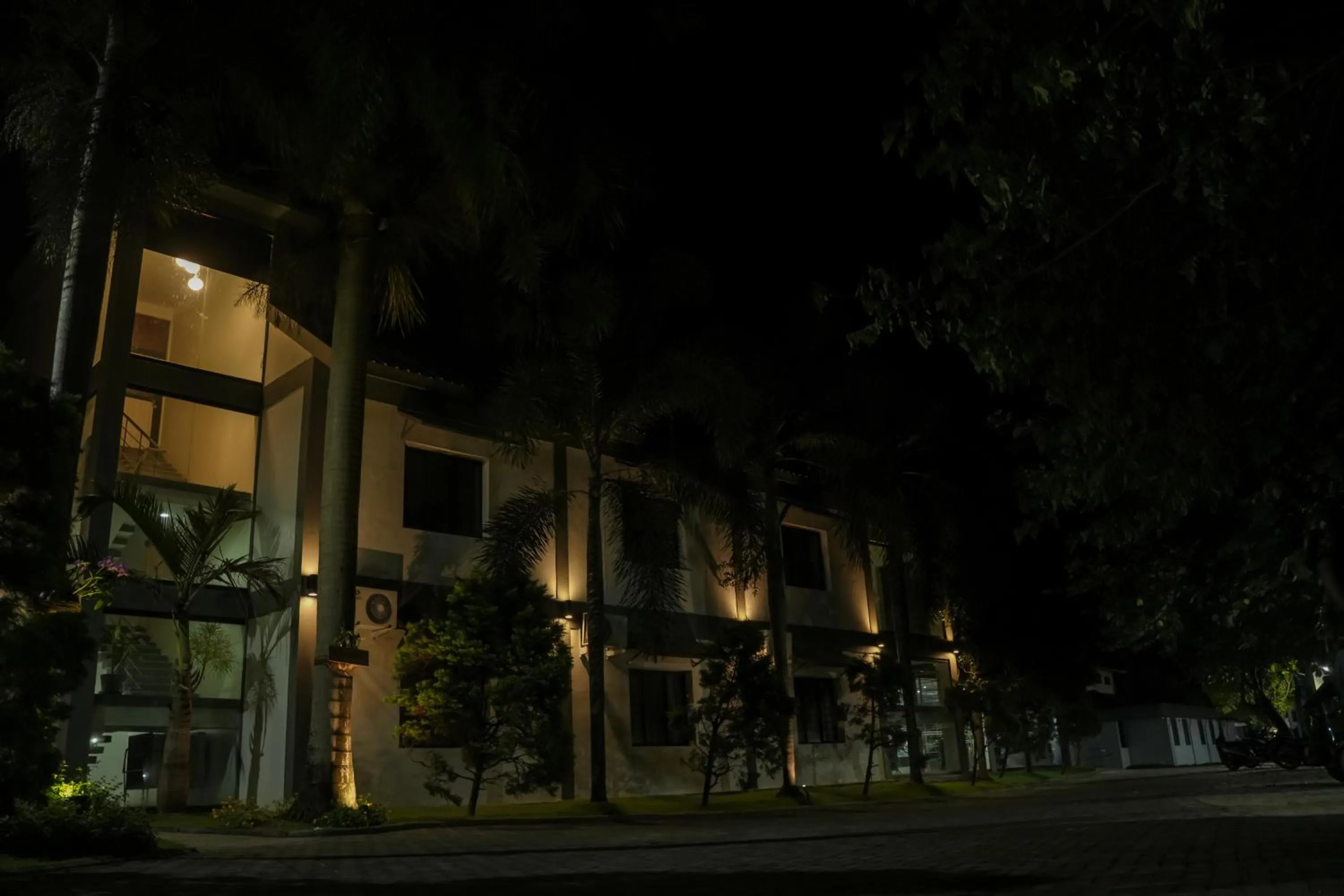 Property Building in Hotel Palm shore