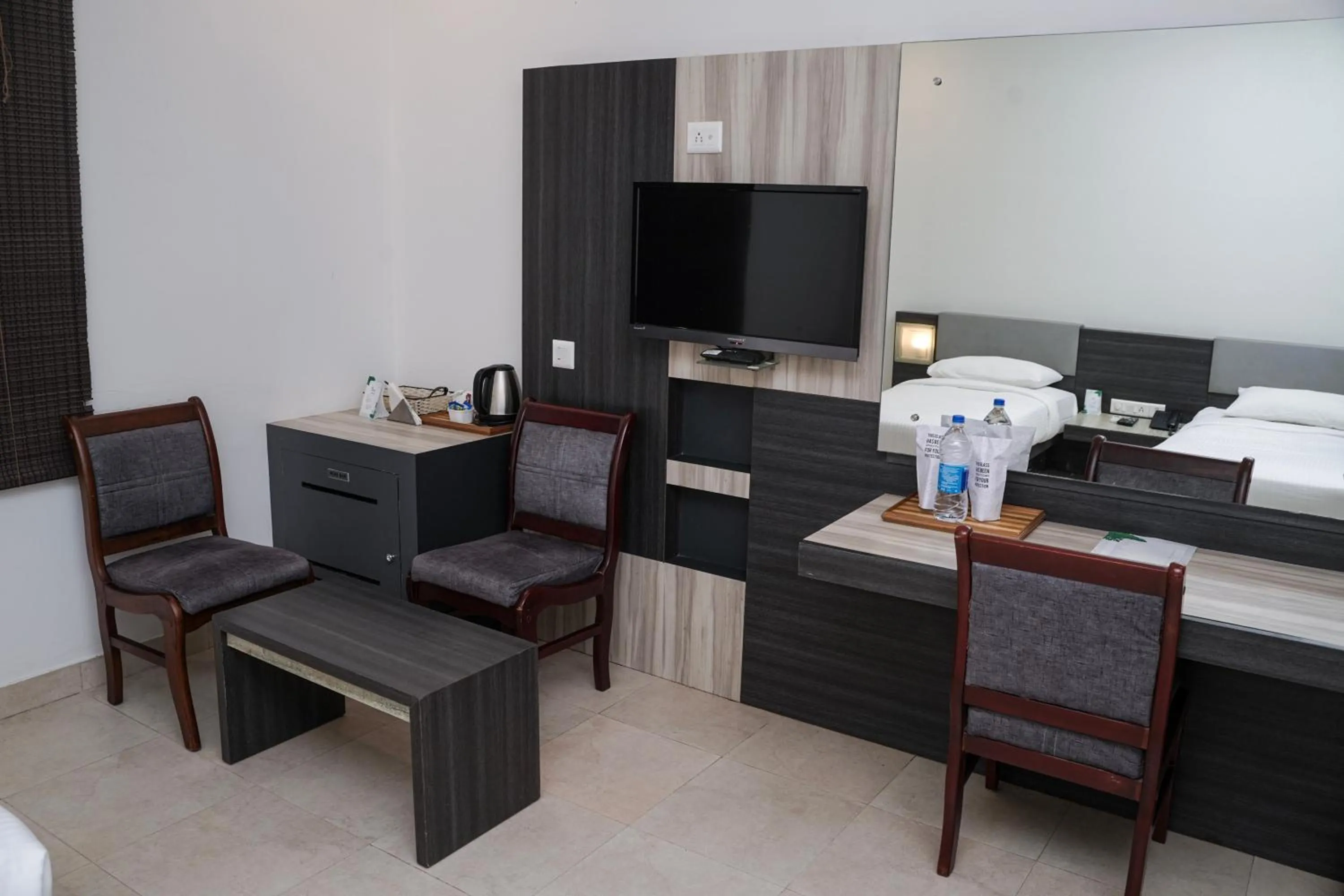 TV and multimedia, Bed in Hotel Palm shore