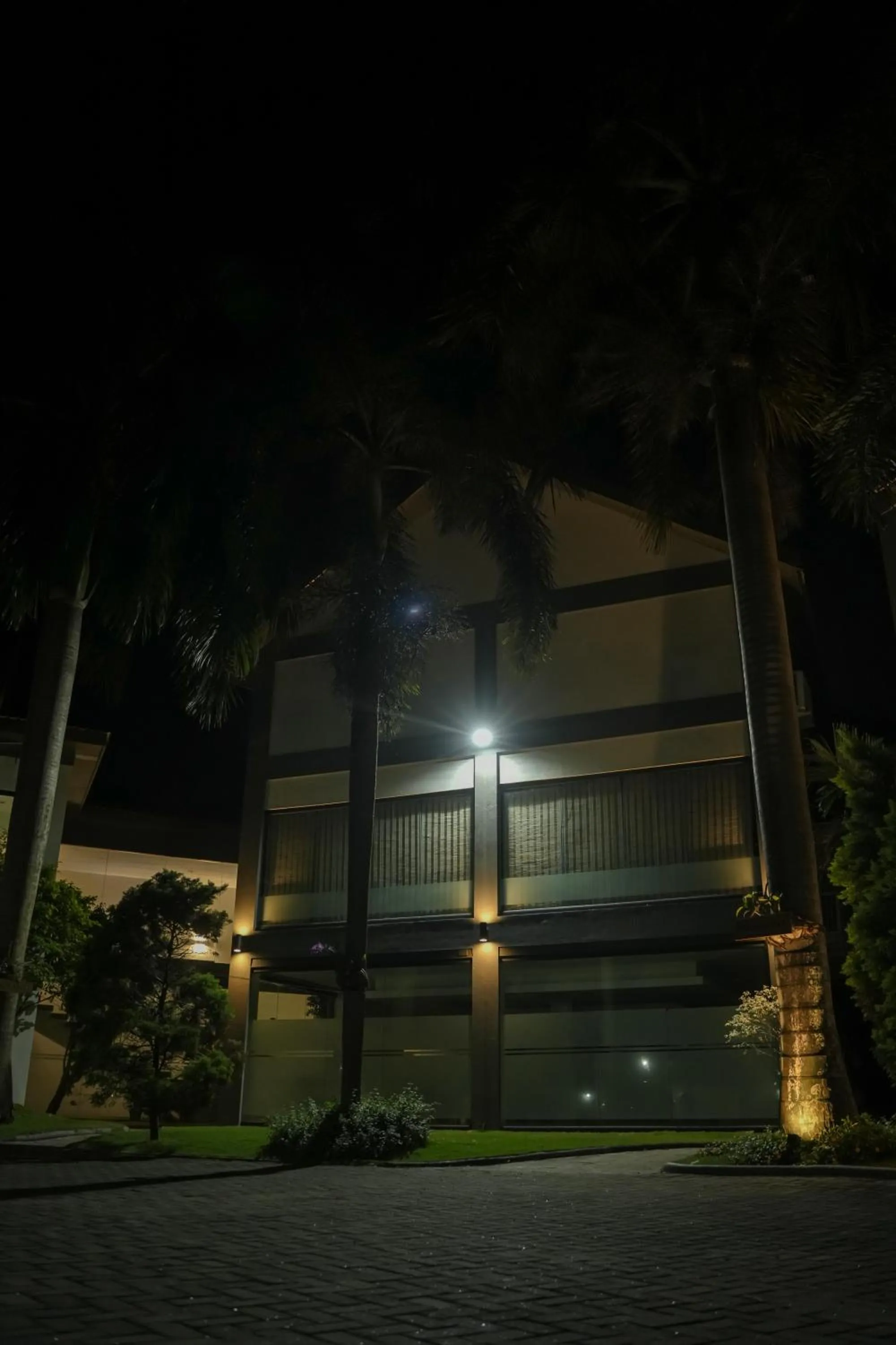 Property Building in Hotel Palm shore